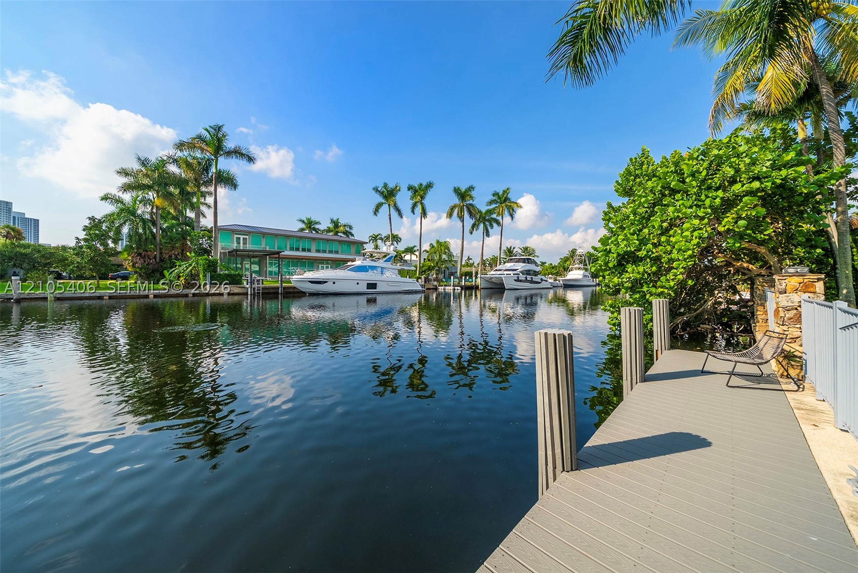 407 Sunset Dr Hallandale Beach, FL 33009