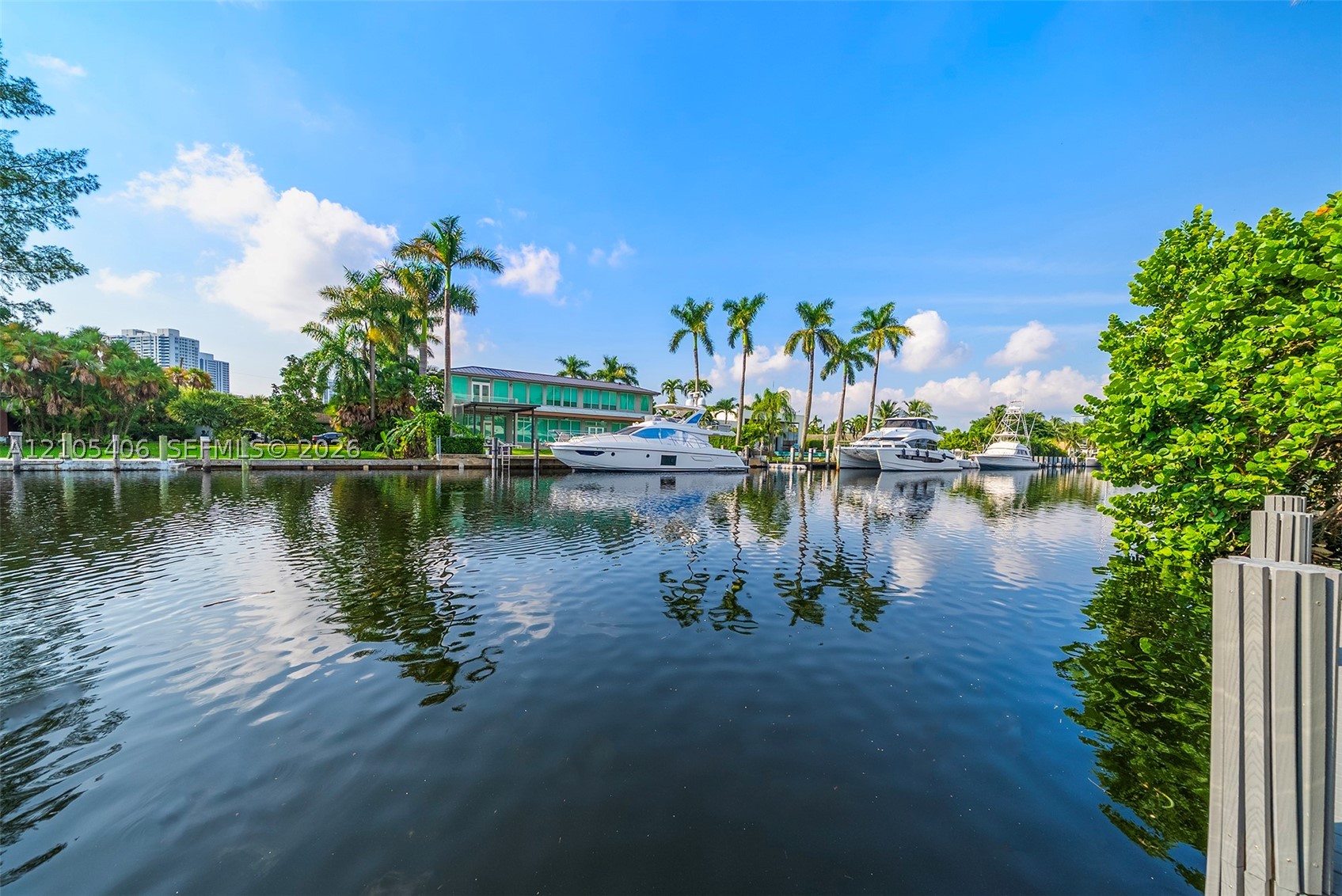 407 Sunset Dr Hallandale Beach, FL 33009