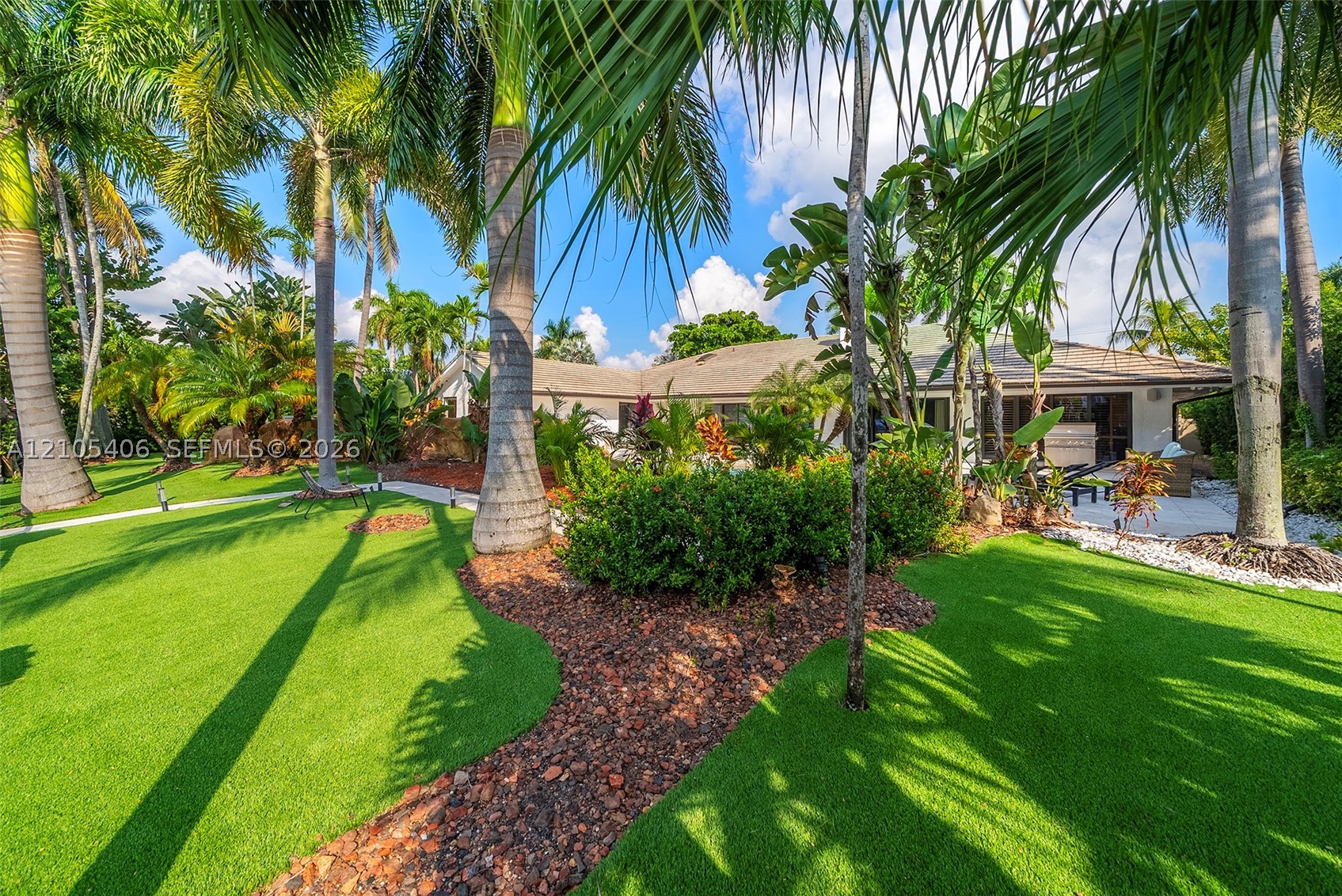 407 Sunset Dr Hallandale Beach, FL 33009