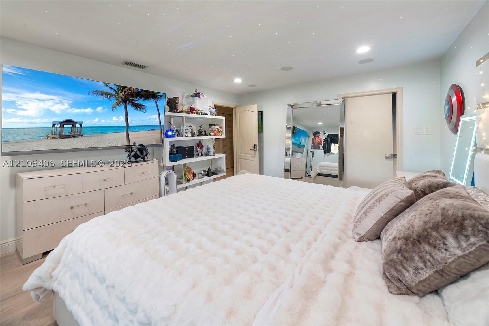 407 Sunset Dr Hallandale Beach, FL 33009