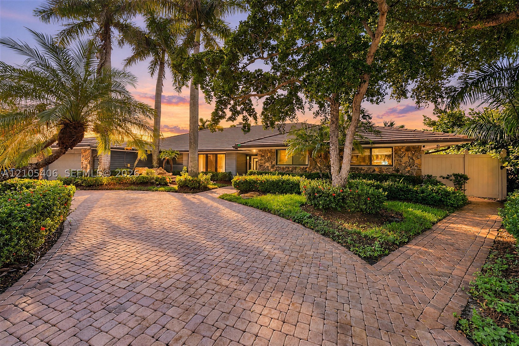 407 Sunset Dr Hallandale Beach, FL 33009