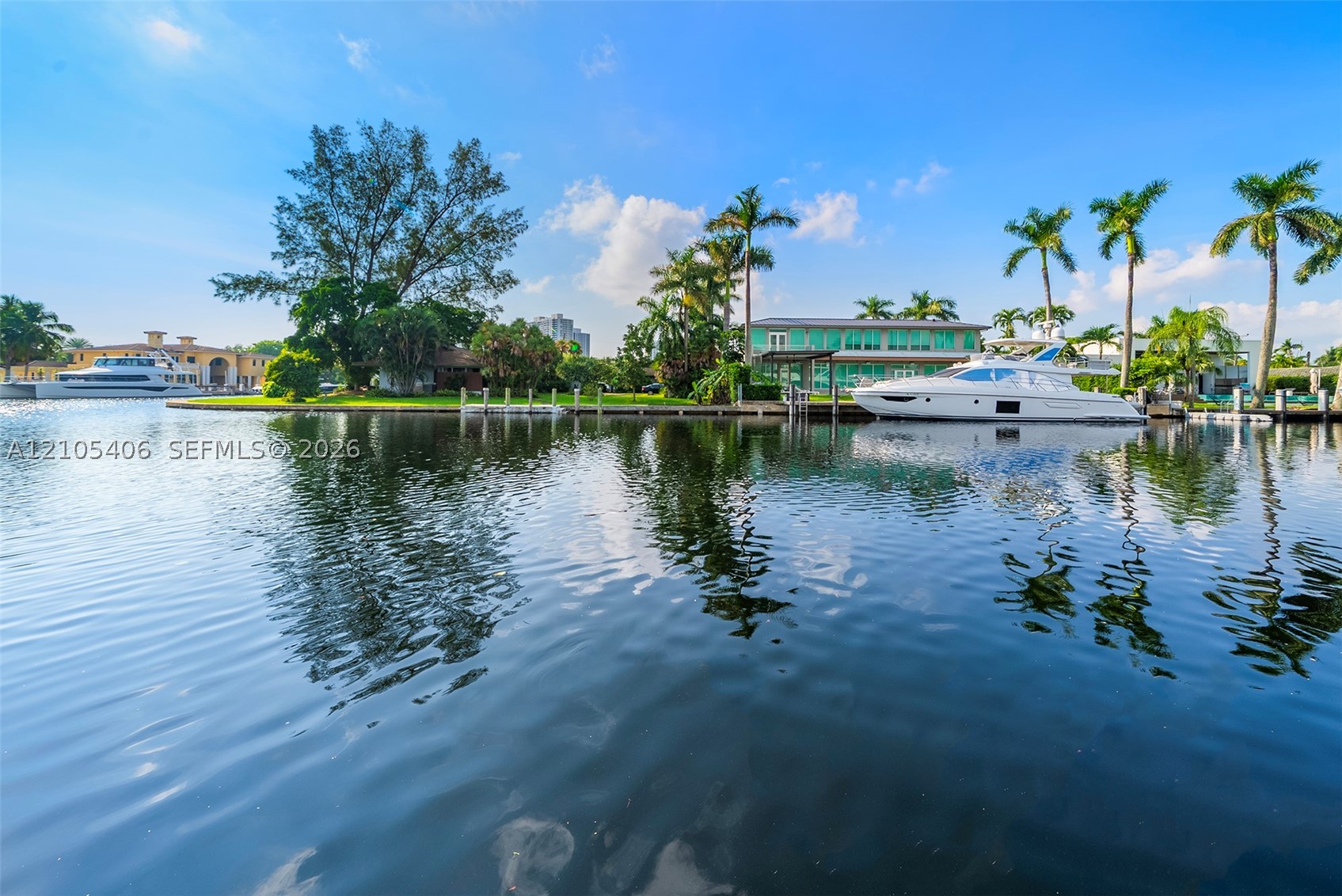 407 Sunset Dr Hallandale Beach, FL 33009