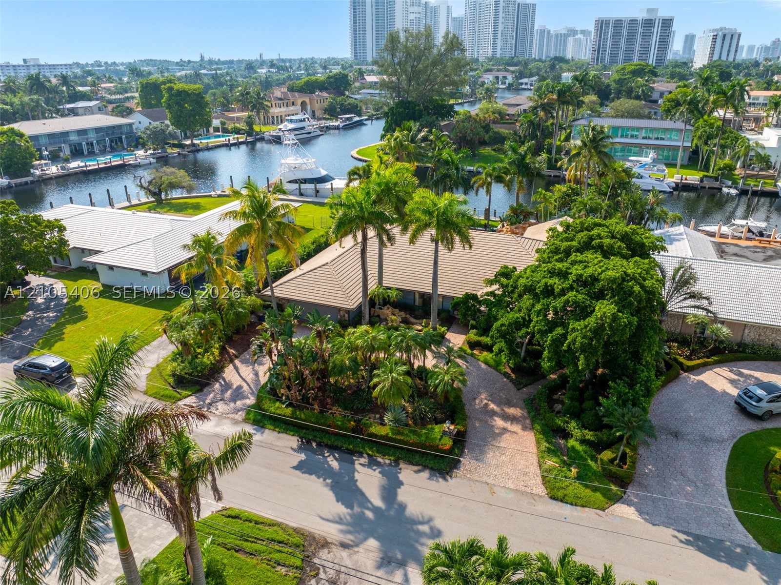 407 Sunset Dr Hallandale Beach, FL 33009