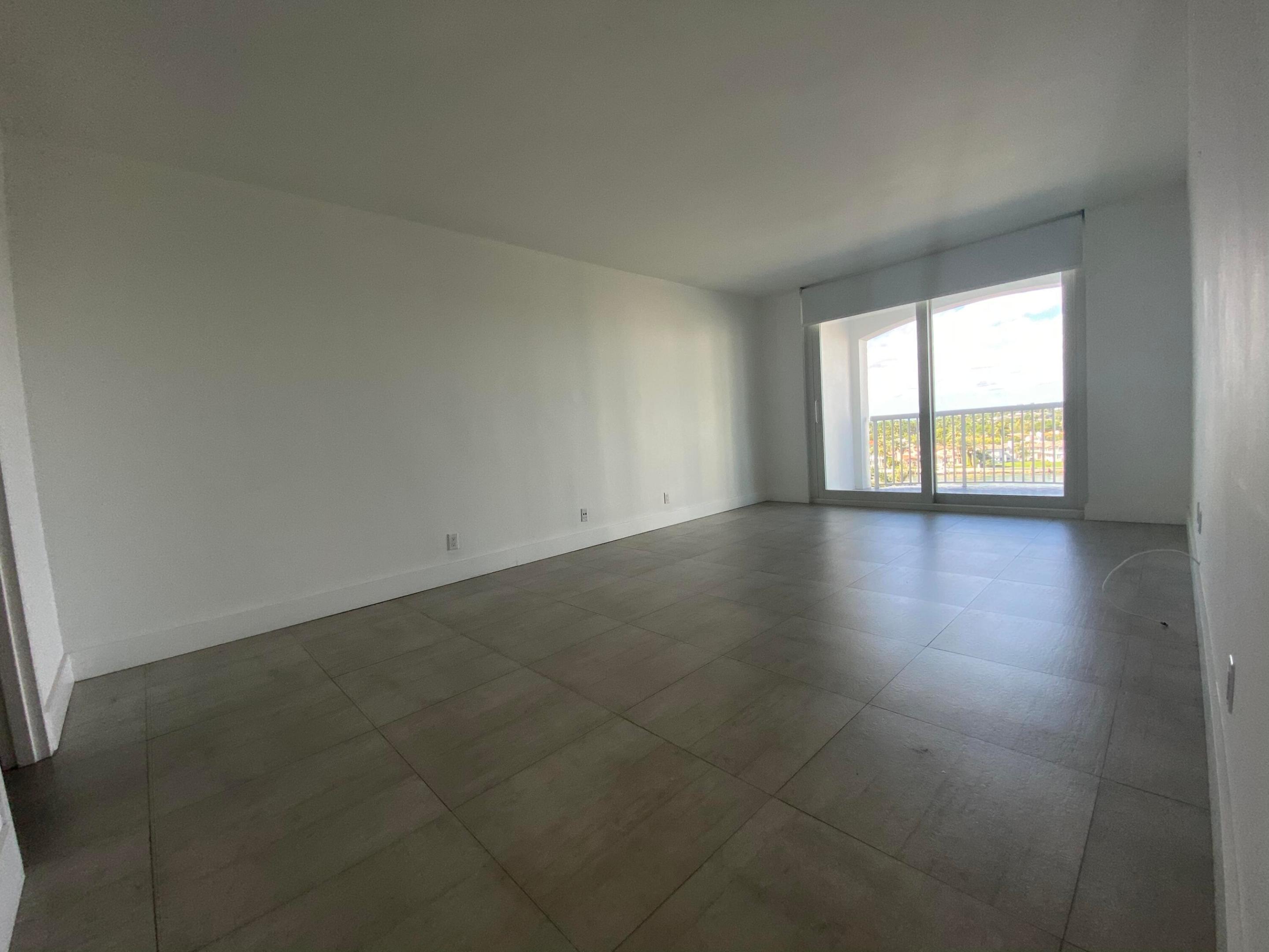 5401 Collins #620 Miami Beach, FL 33140