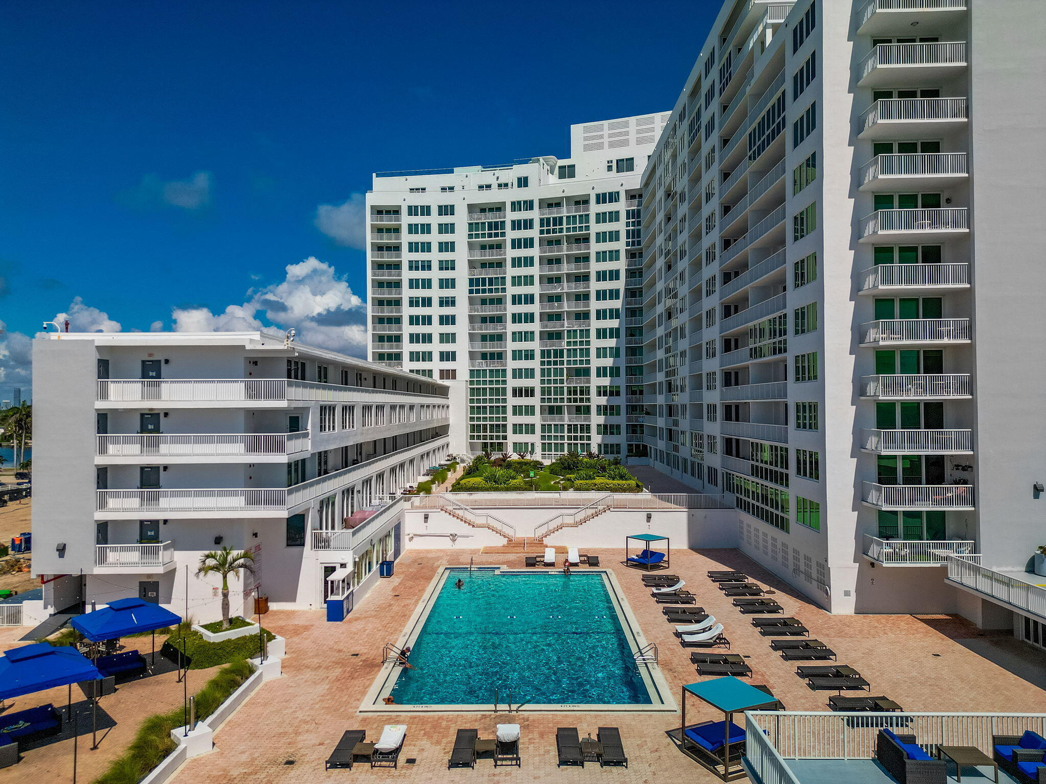 5401 Collins #620 Miami Beach, FL 33140