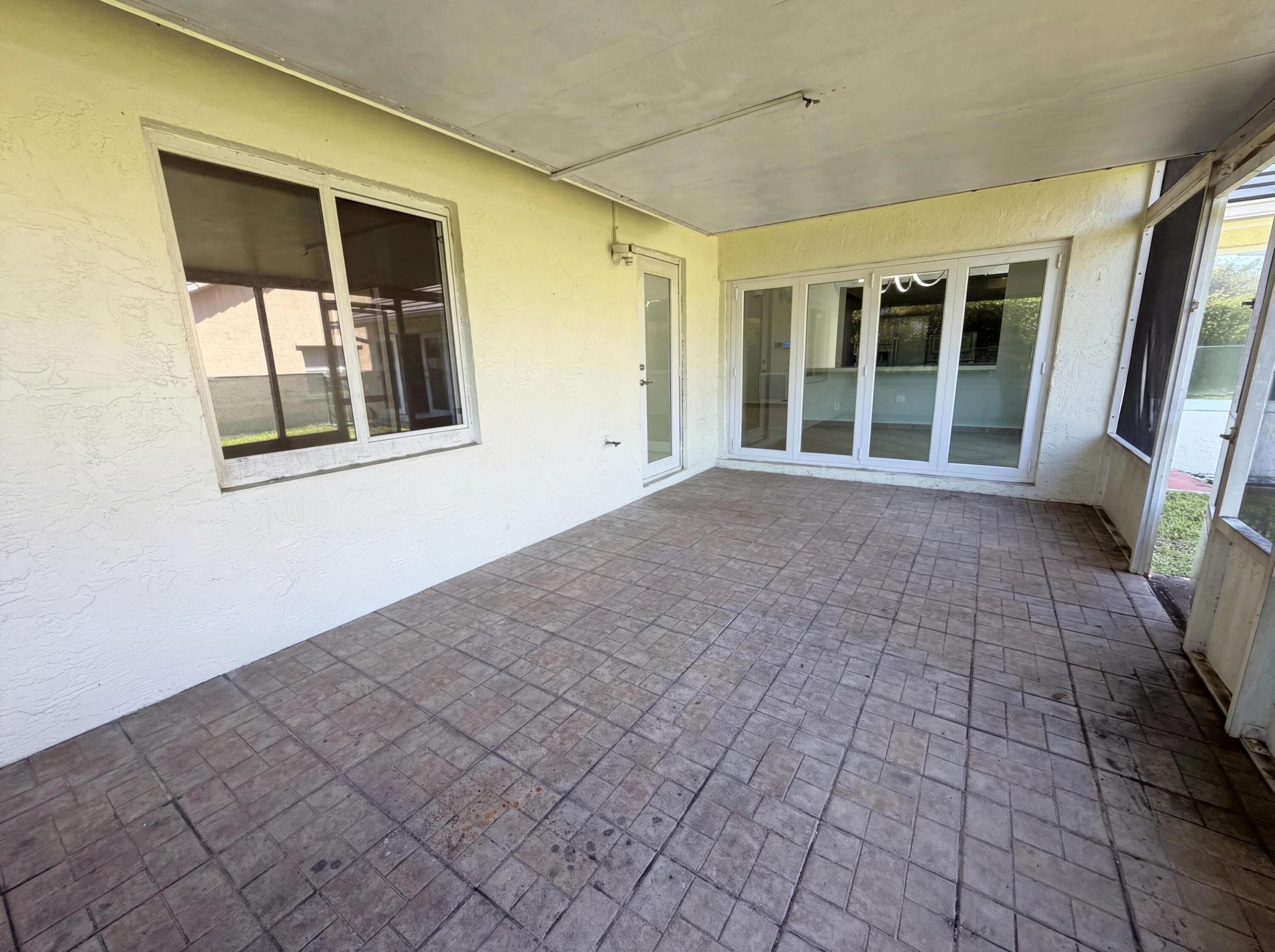 1179 NW 161st Pembroke Pines, FL 33028