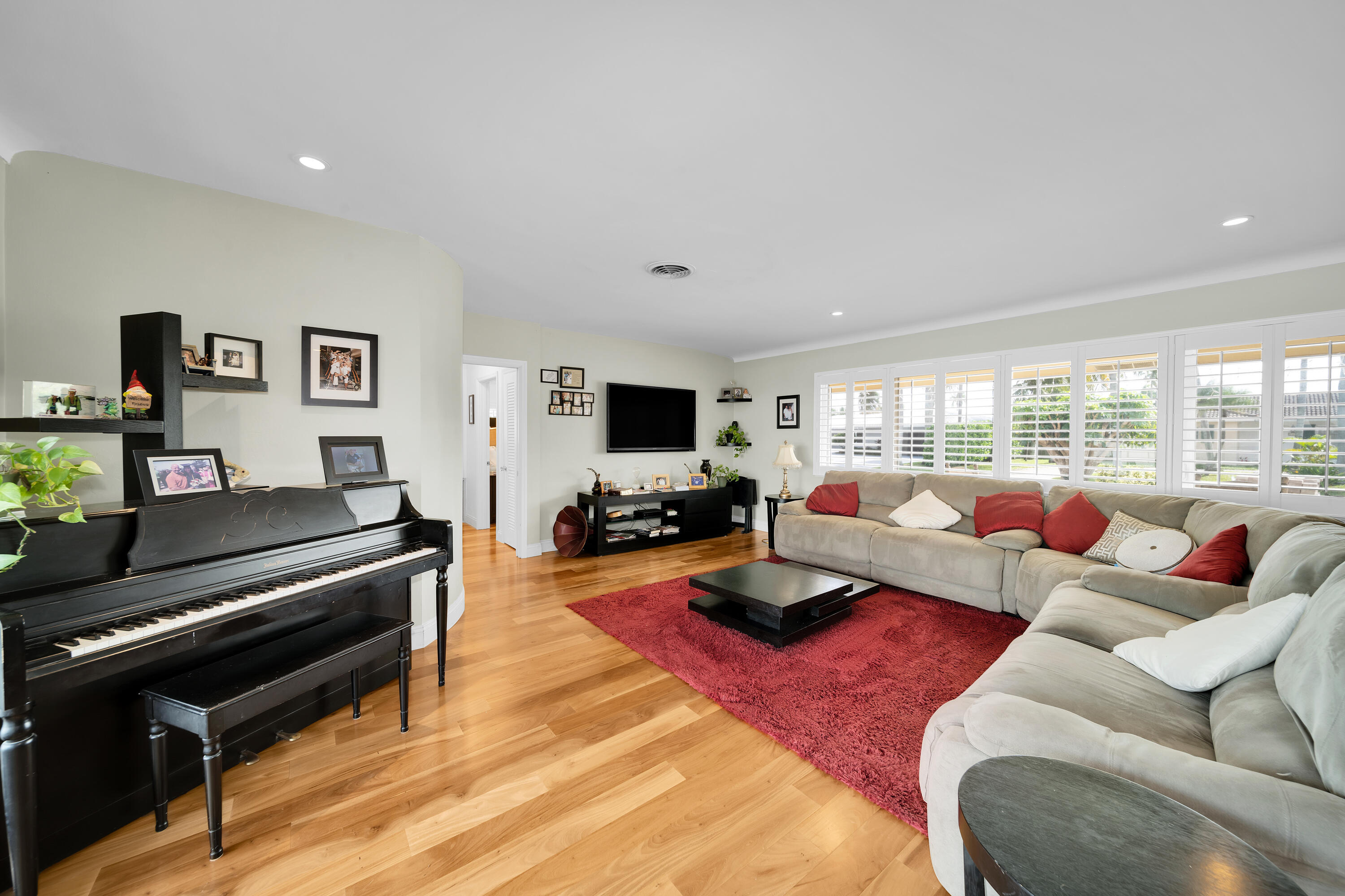 2401 SE 8th Pompano Beach, FL 33062