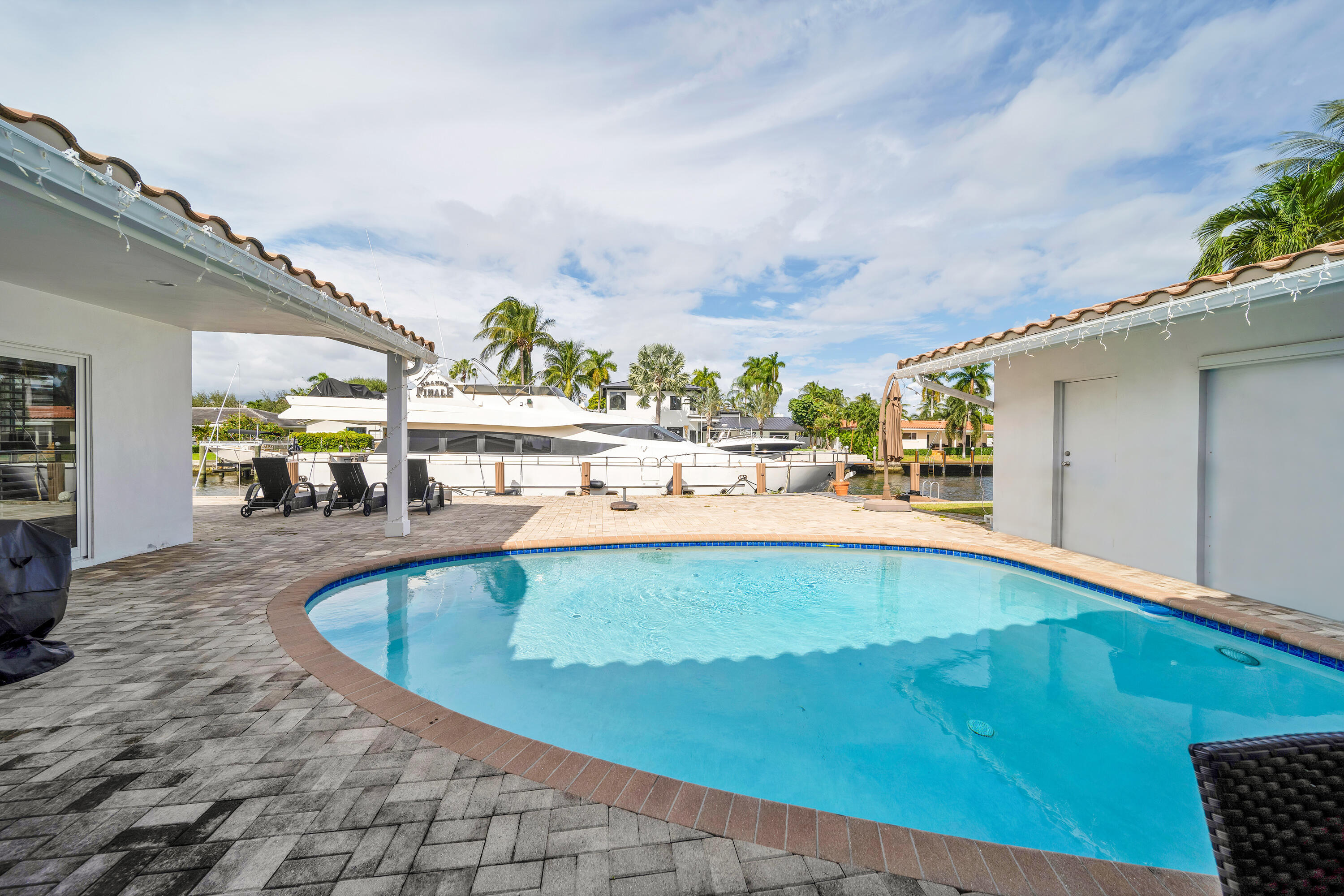 2401 SE 8th Pompano Beach, FL 33062