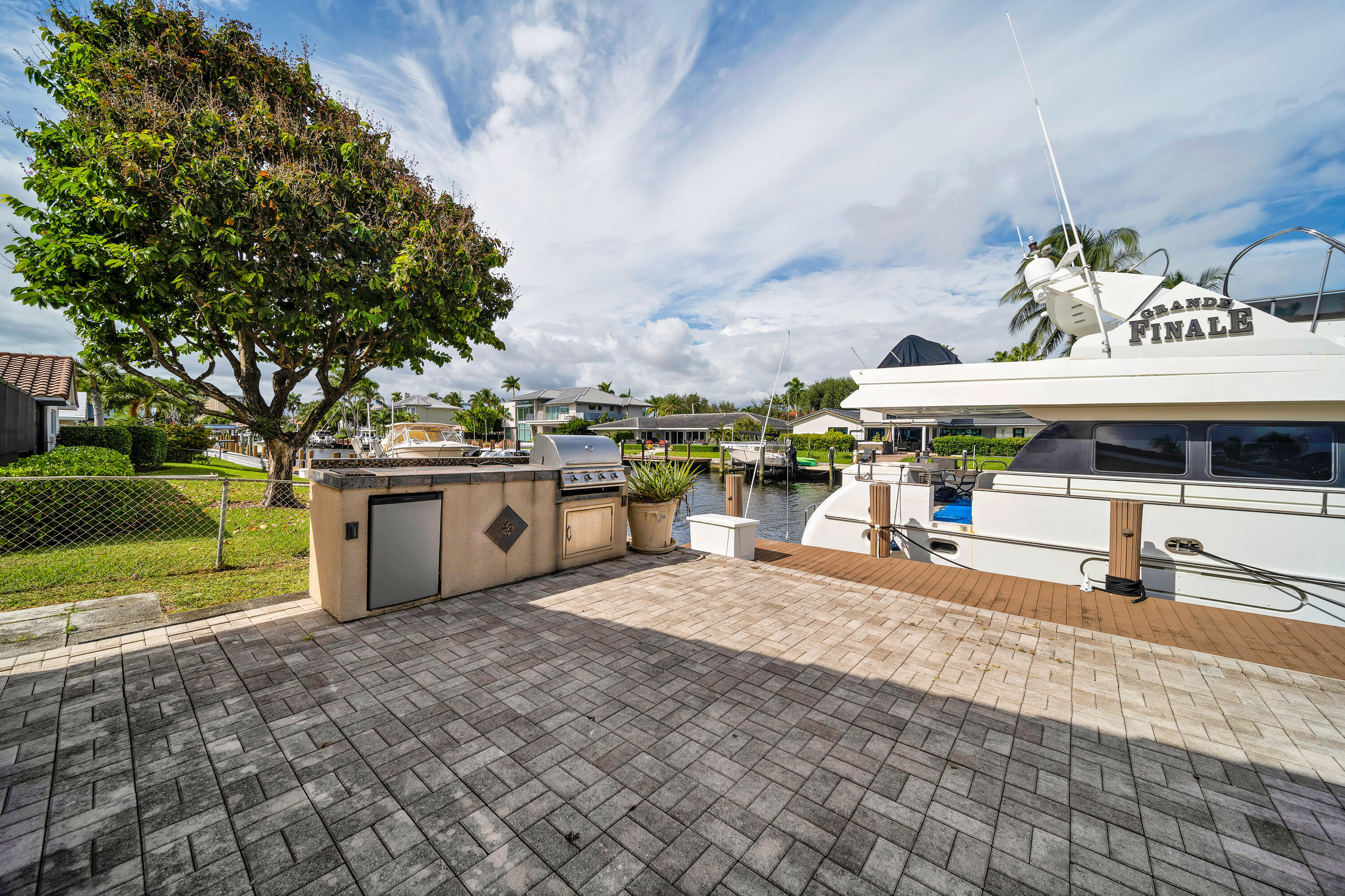 2401 SE 8th Pompano Beach, FL 33062