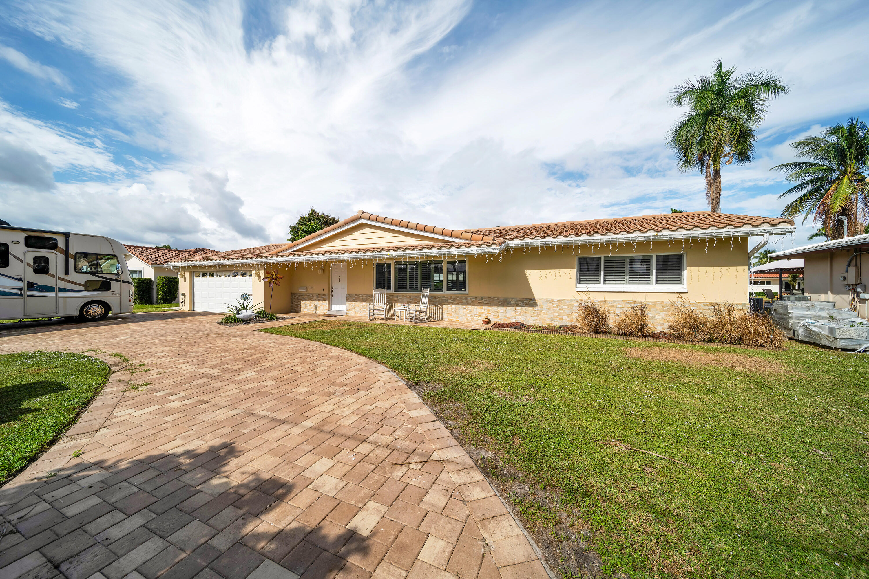 2401 SE 8th Pompano Beach, FL 33062