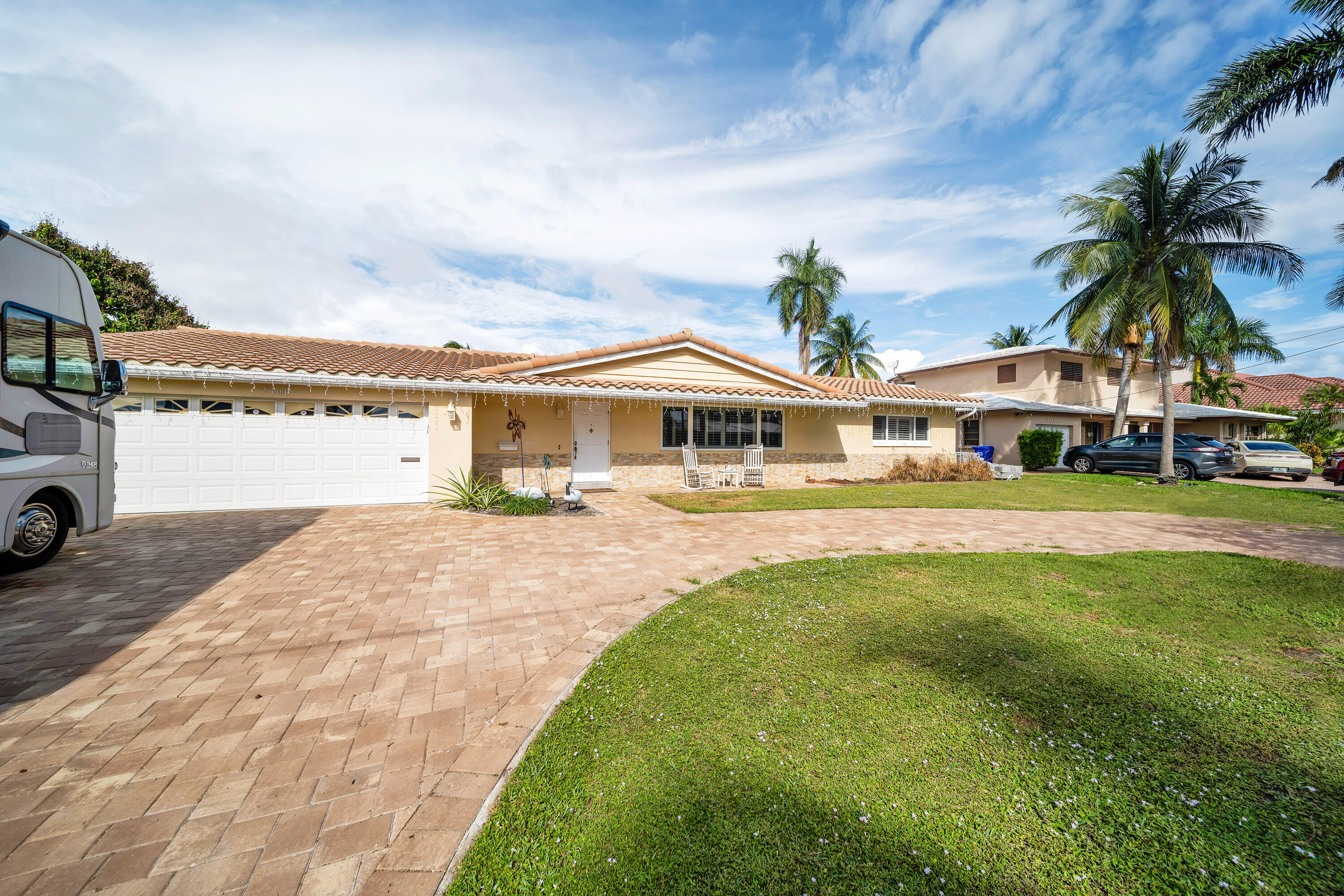 2401 SE 8th Pompano Beach, FL 33062