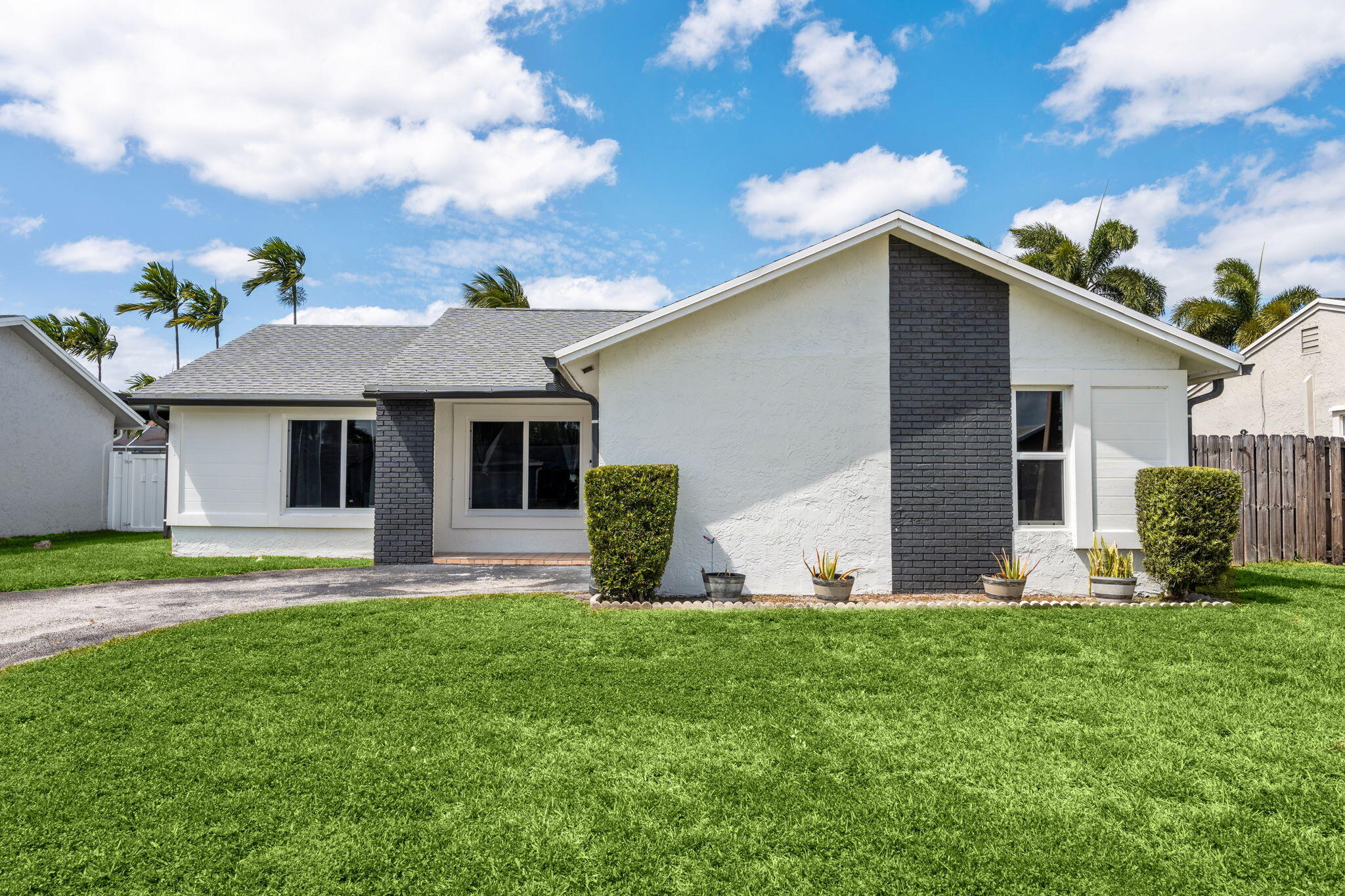 11831 NW 38th