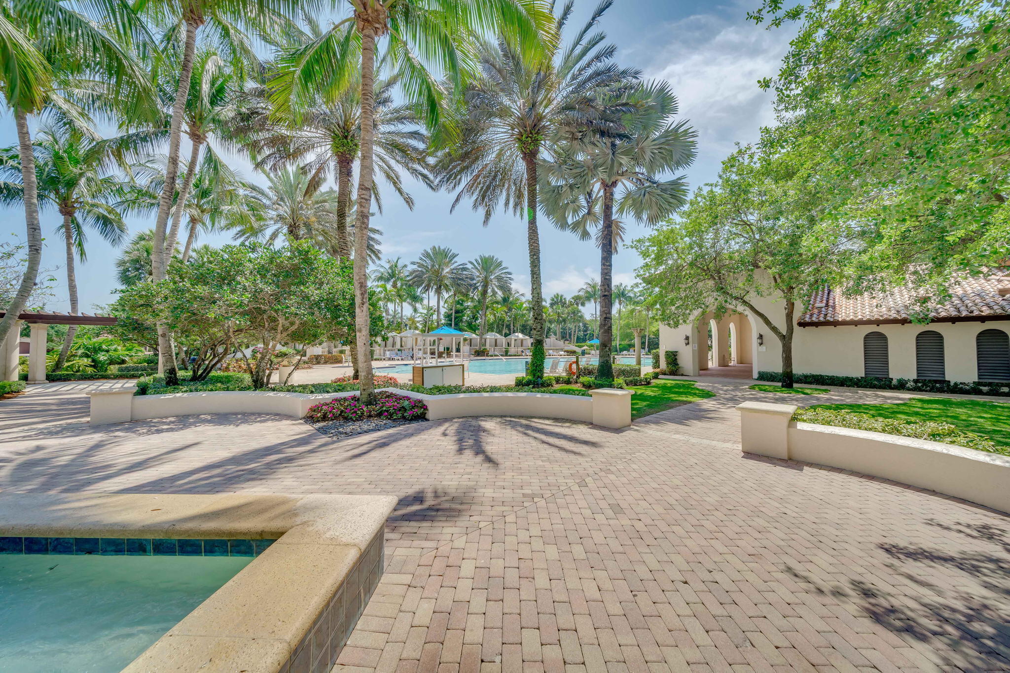 17593 Middle Lk Boca Raton, FL 33496