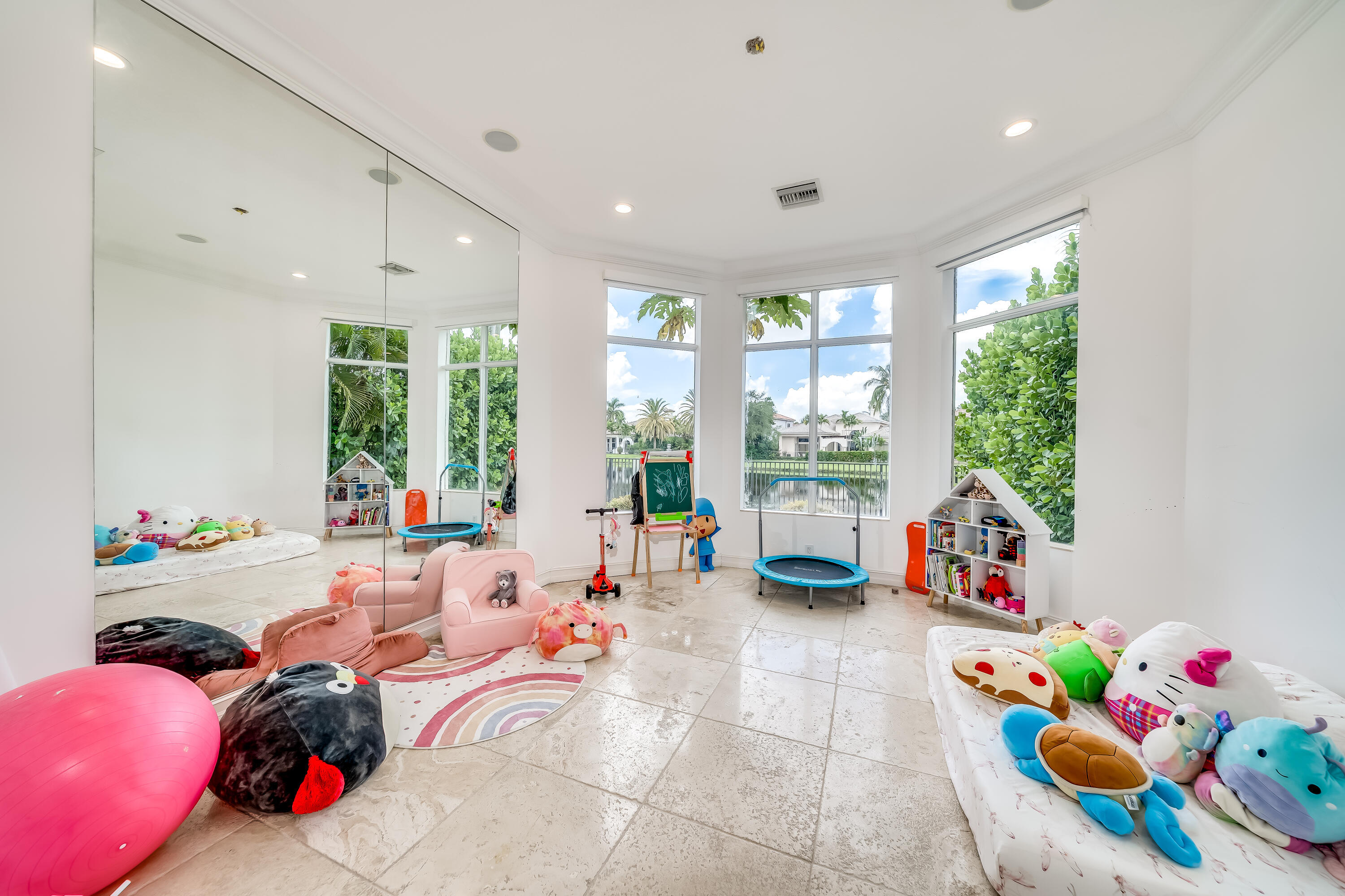 17593 Middle Lk Boca Raton, FL 33496
