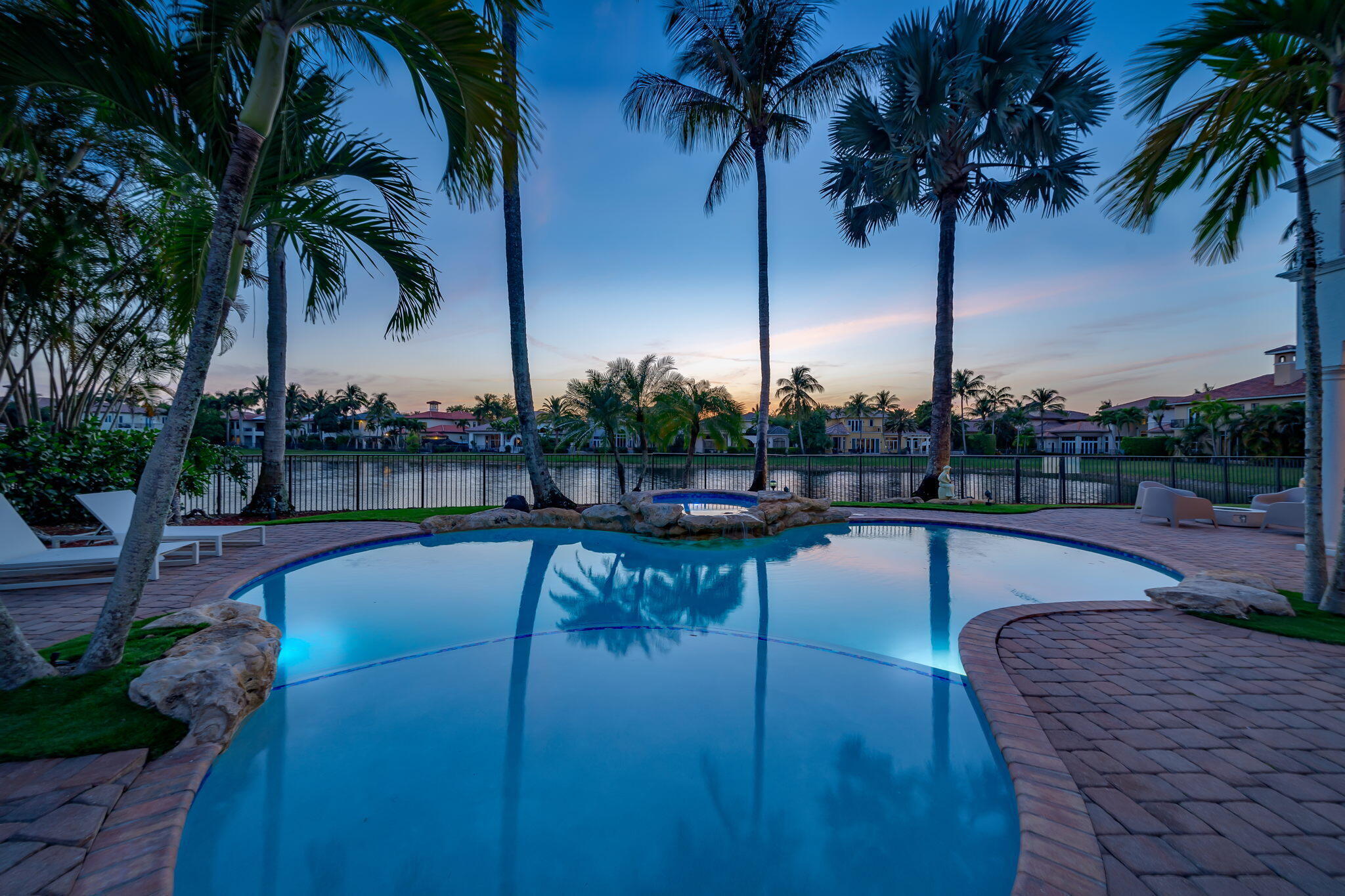 17593 Middle Lk Boca Raton, FL 33496