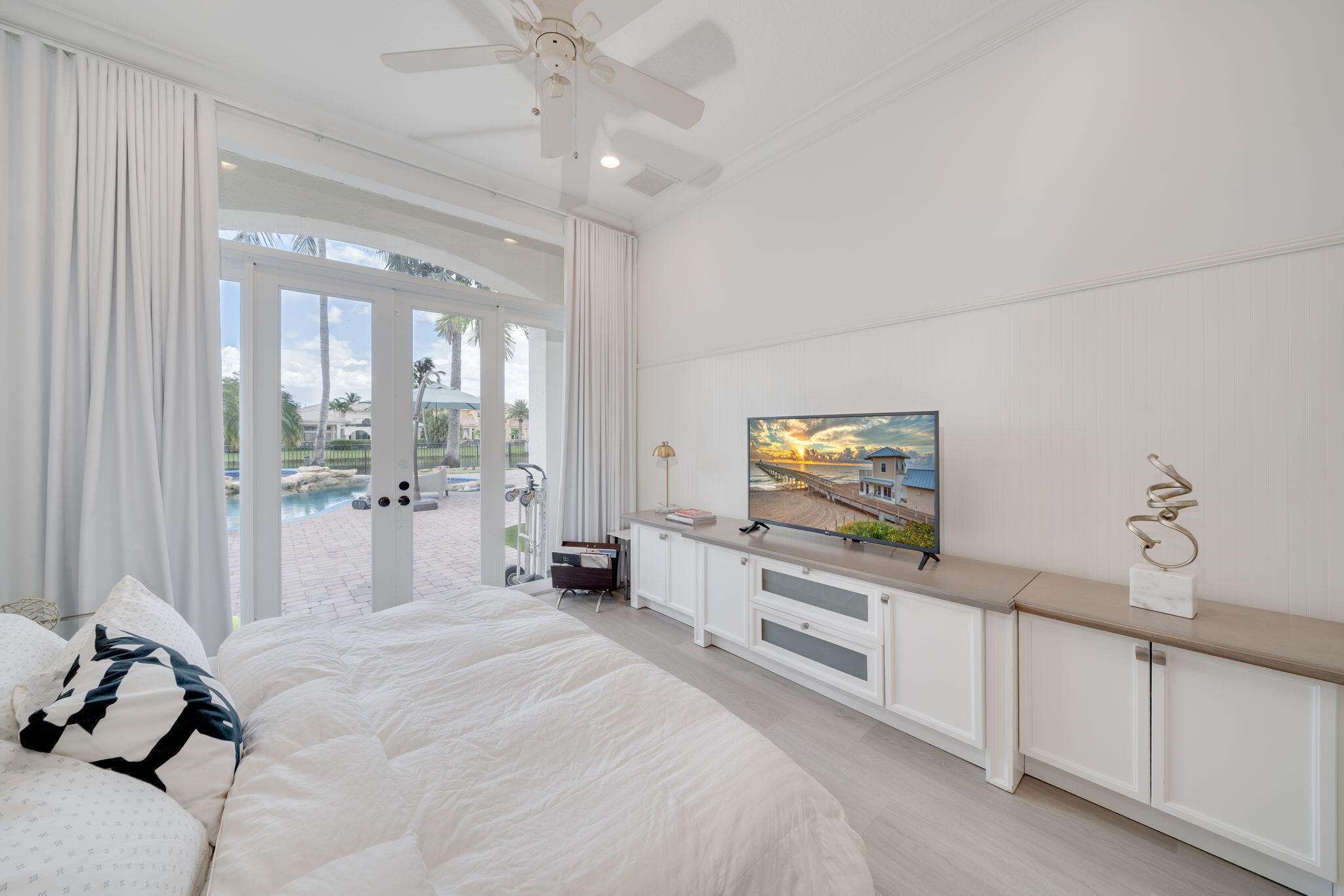 17593 Middle Lk Boca Raton, FL 33496