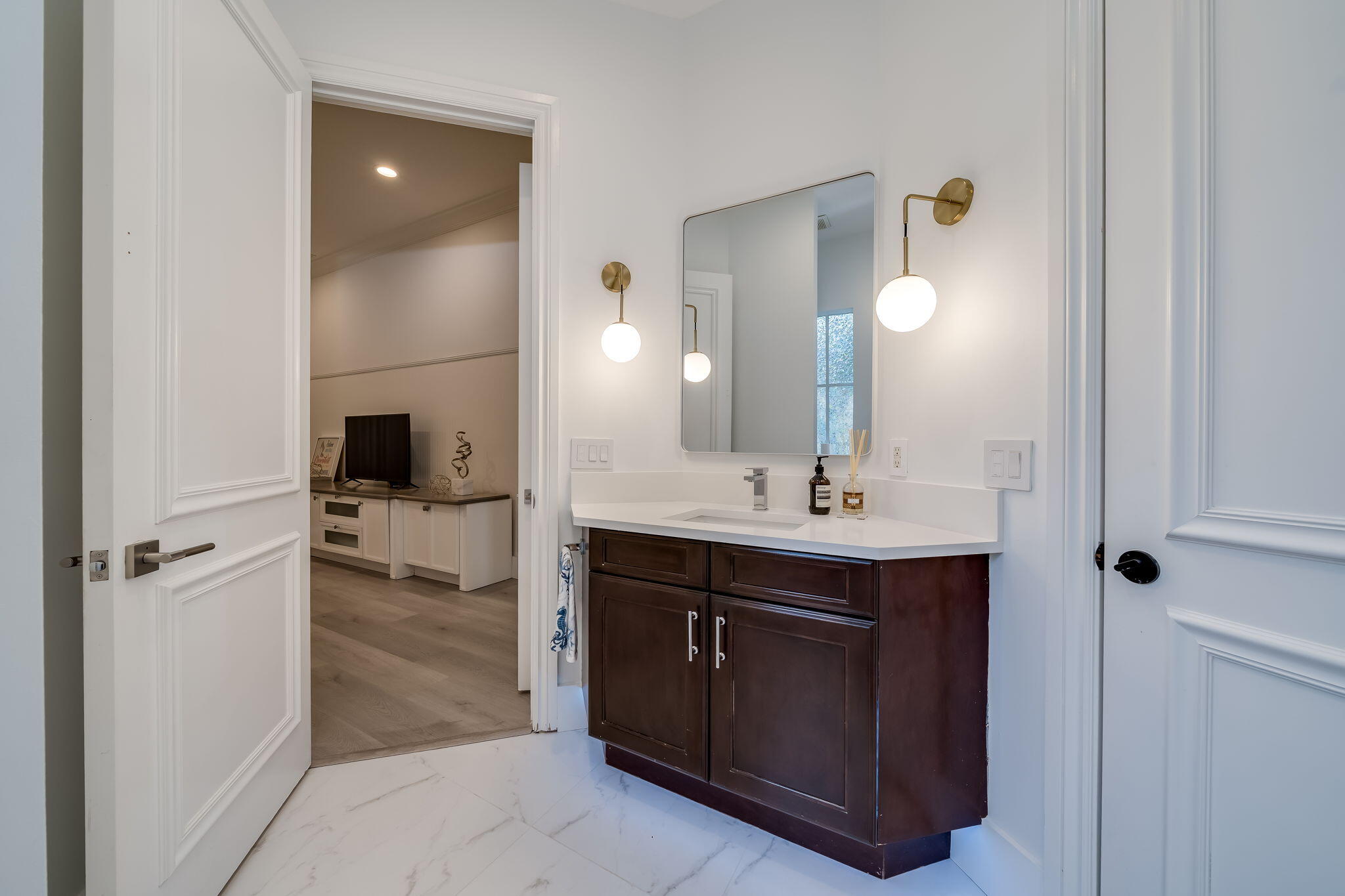 17593 Middle Lk Boca Raton, FL 33496
