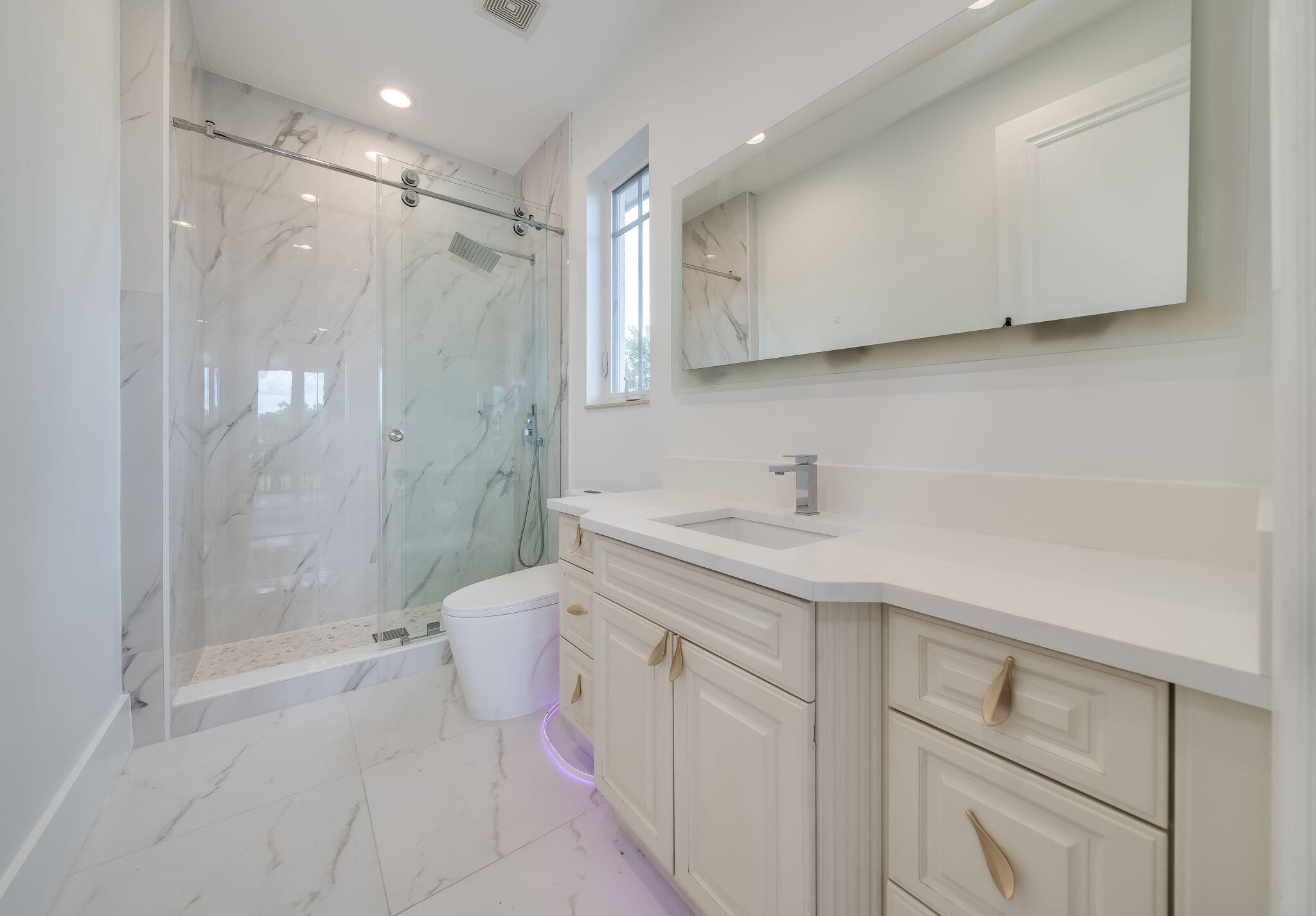 17593 Middle Lk Boca Raton, FL 33496