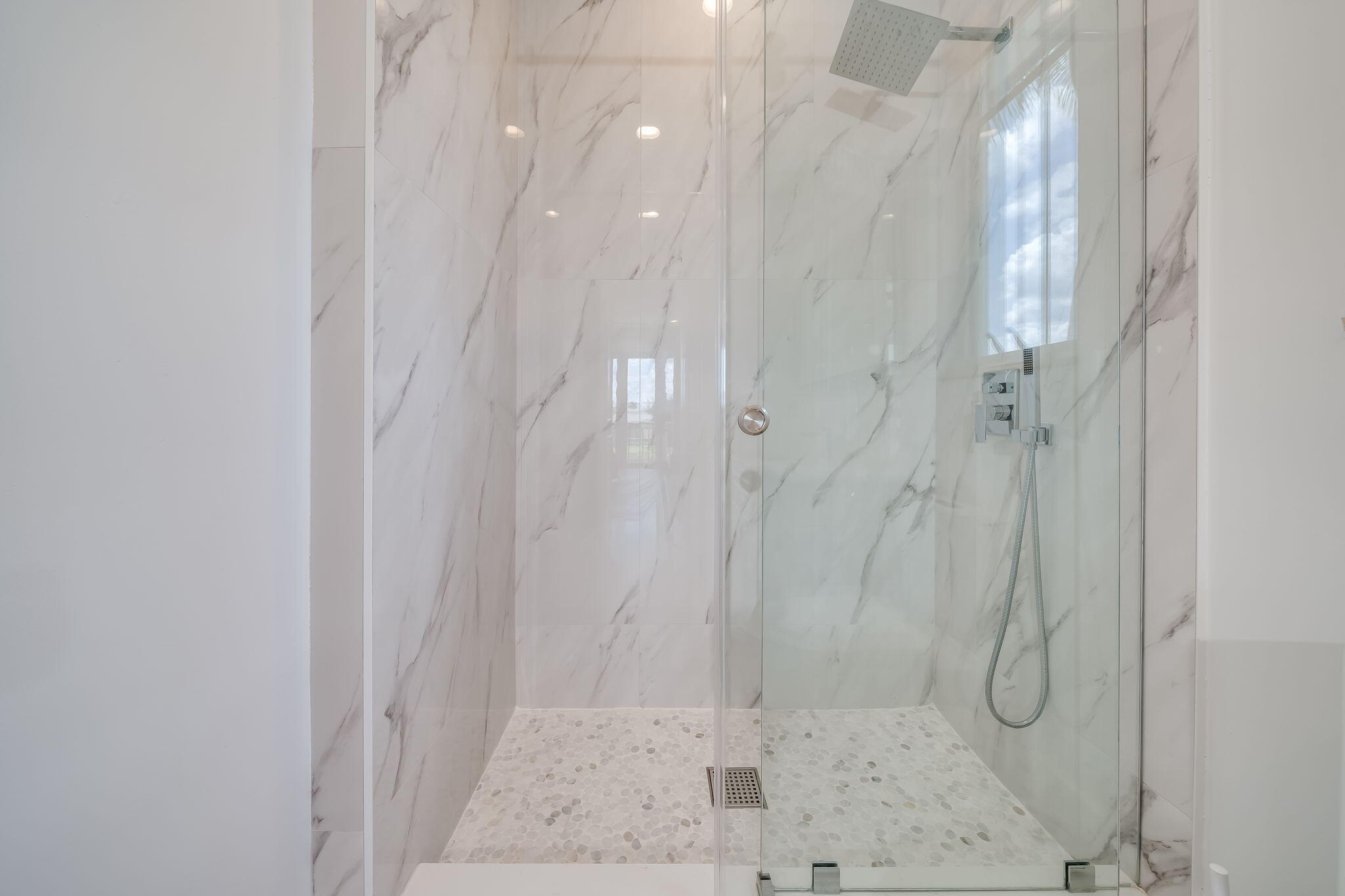 17593 Middle Lk Boca Raton, FL 33496