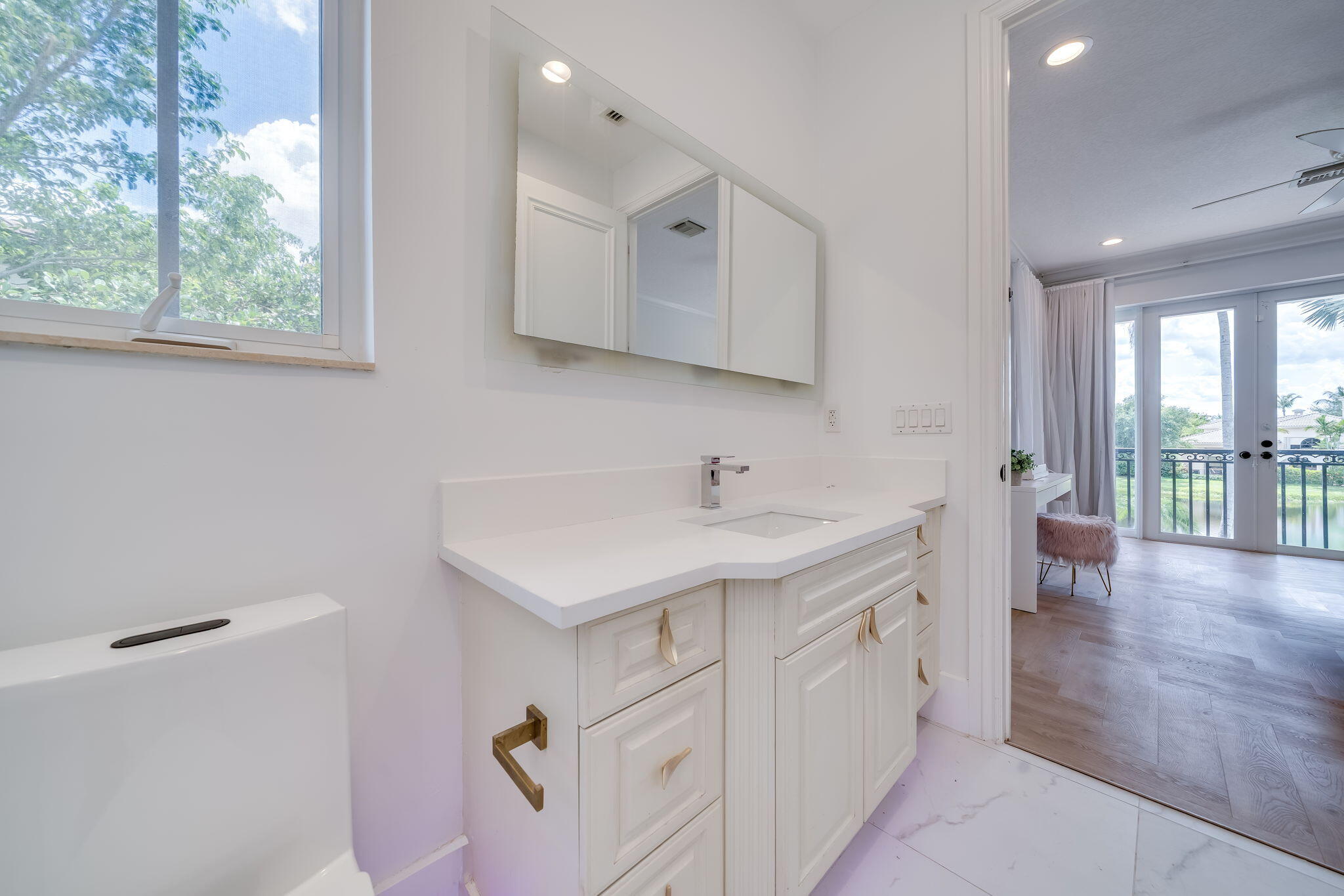17593 Middle Lk Boca Raton, FL 33496