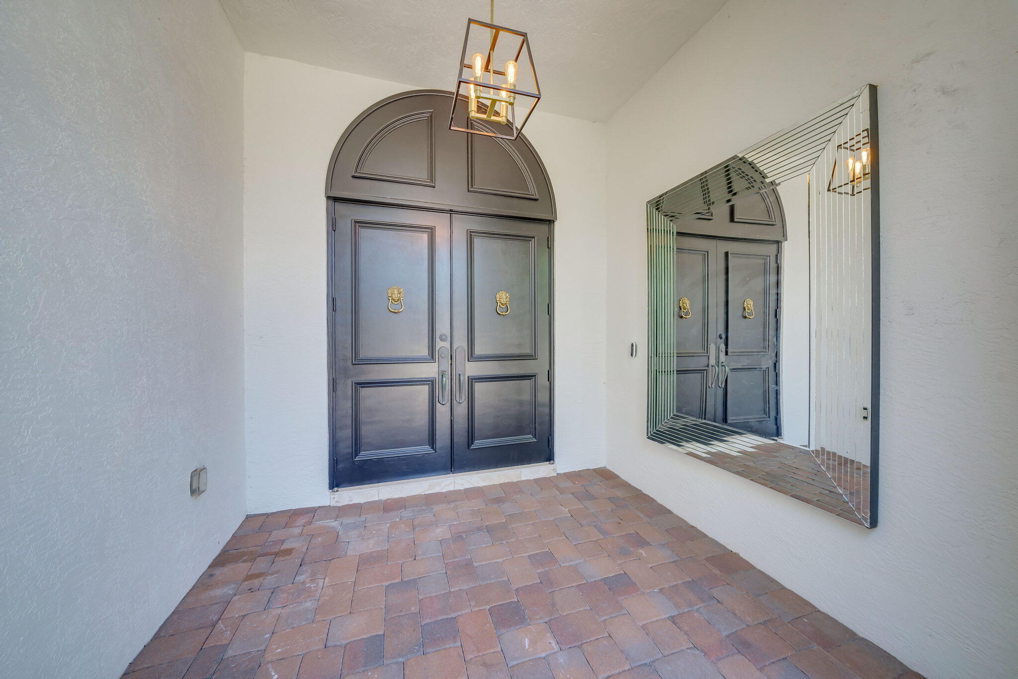 17593 Middle Lk Boca Raton, FL 33496