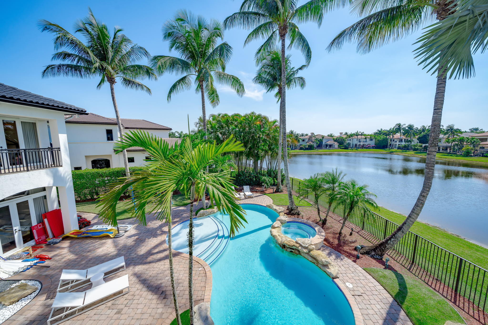 17593 Middle Lk Boca Raton, FL 33496