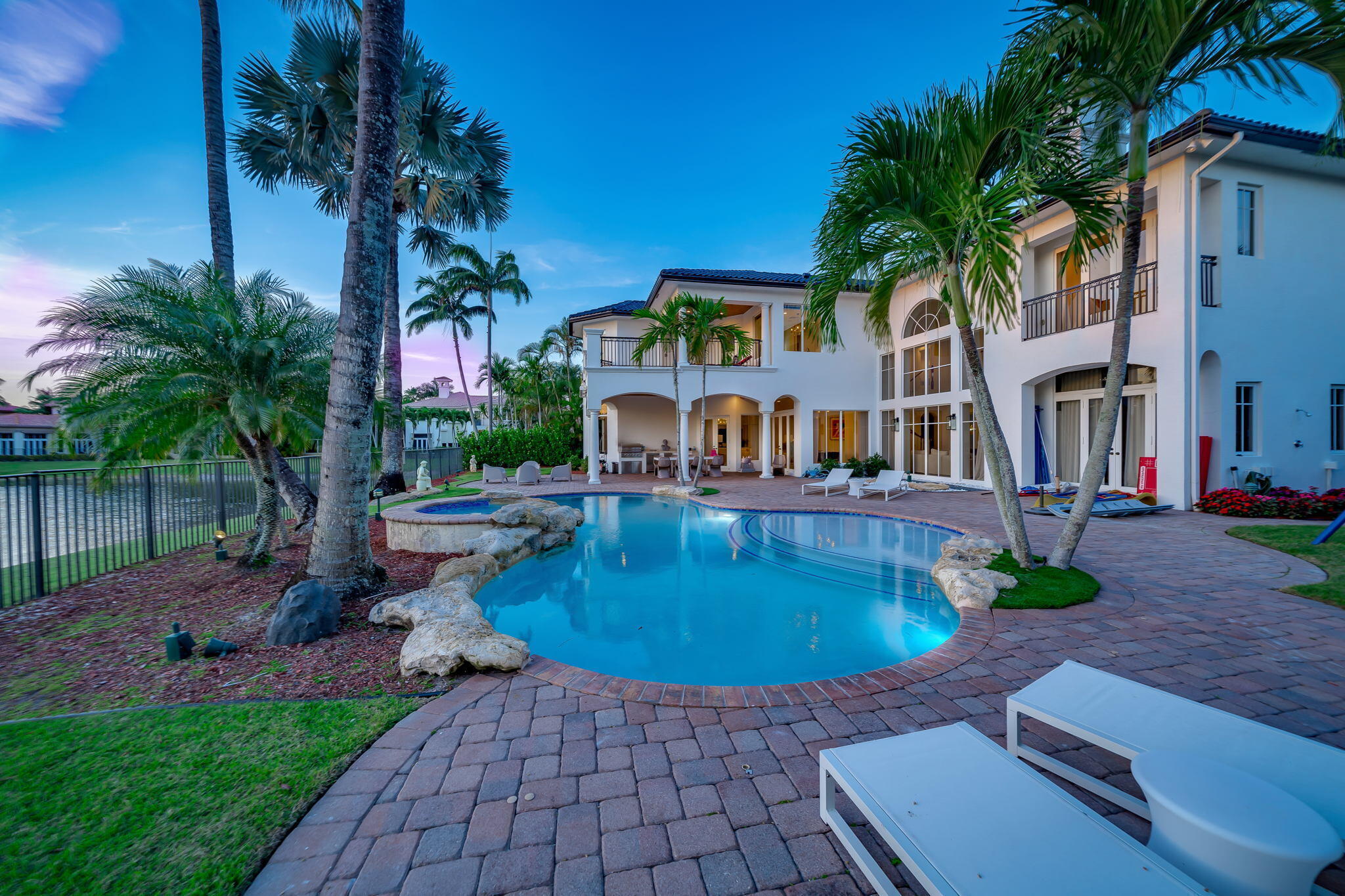17593 Middle Lk Boca Raton, FL 33496