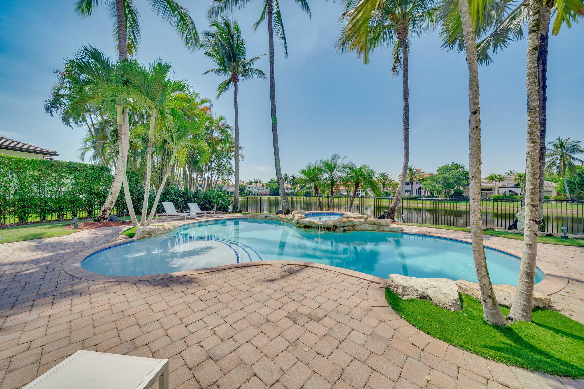 17593 Middle Lk Boca Raton, FL 33496