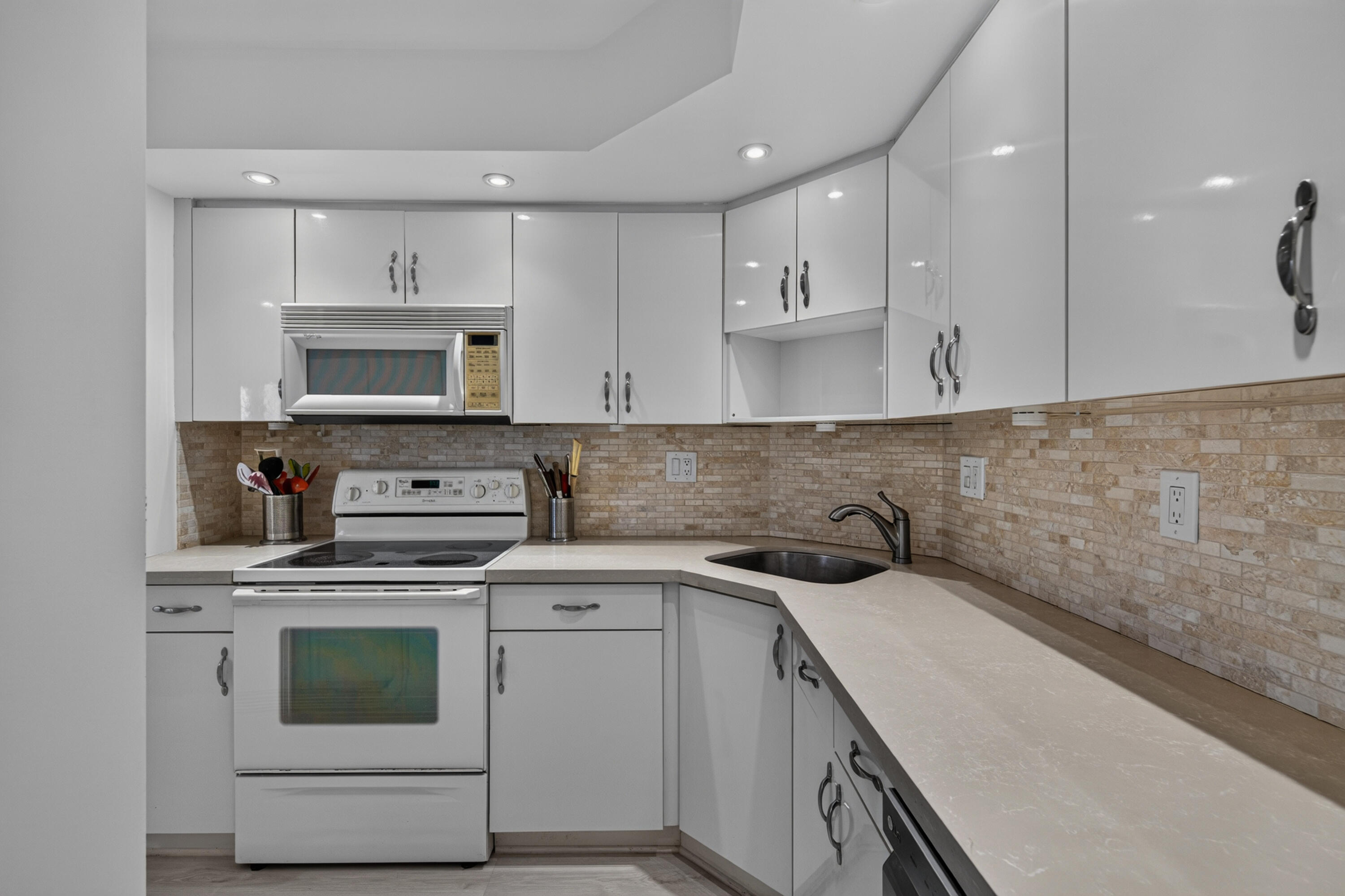 3800 Galt Ocean #1605 Fort Lauderdale, FL 33308