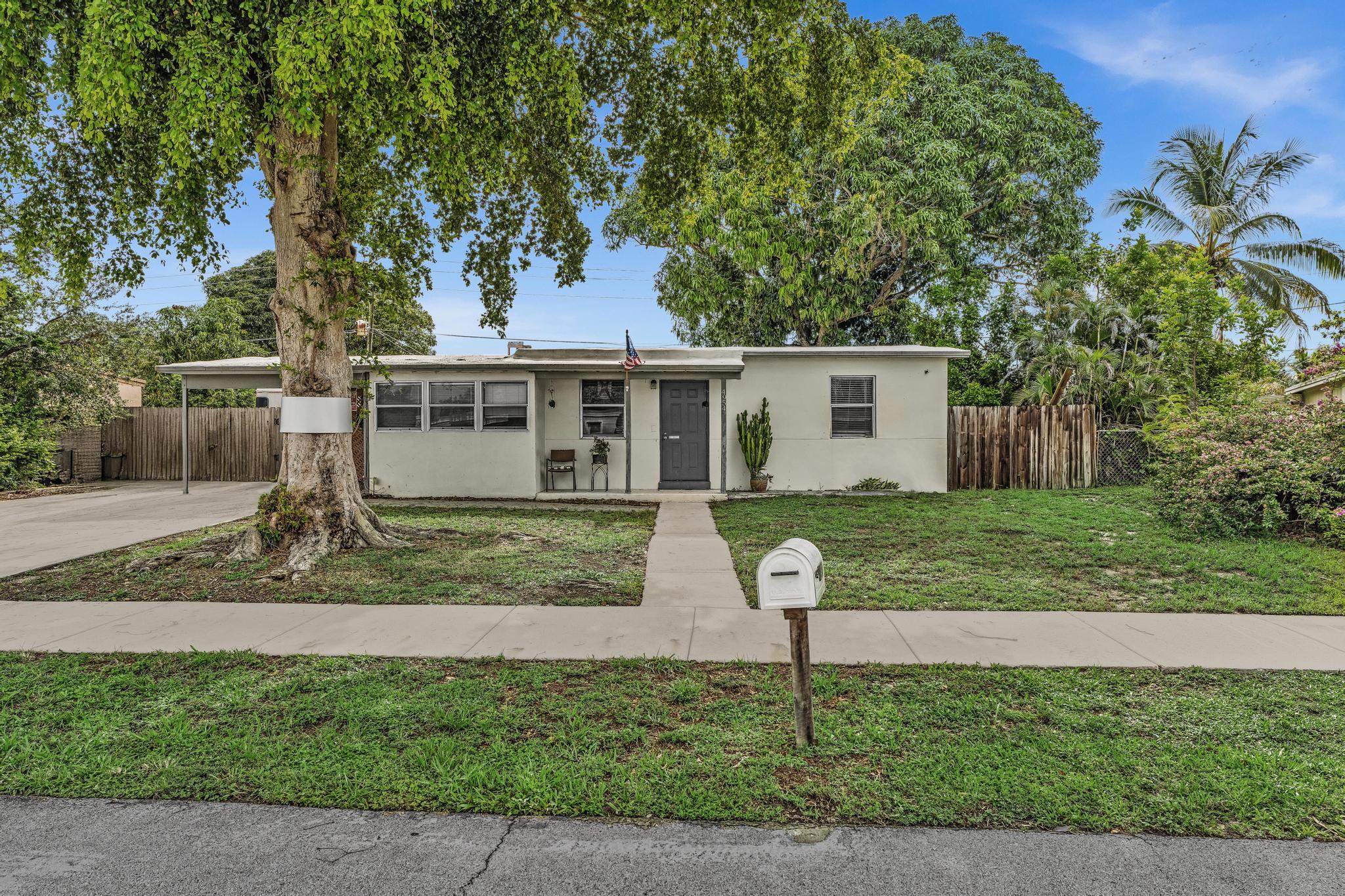 4954 NE 14th