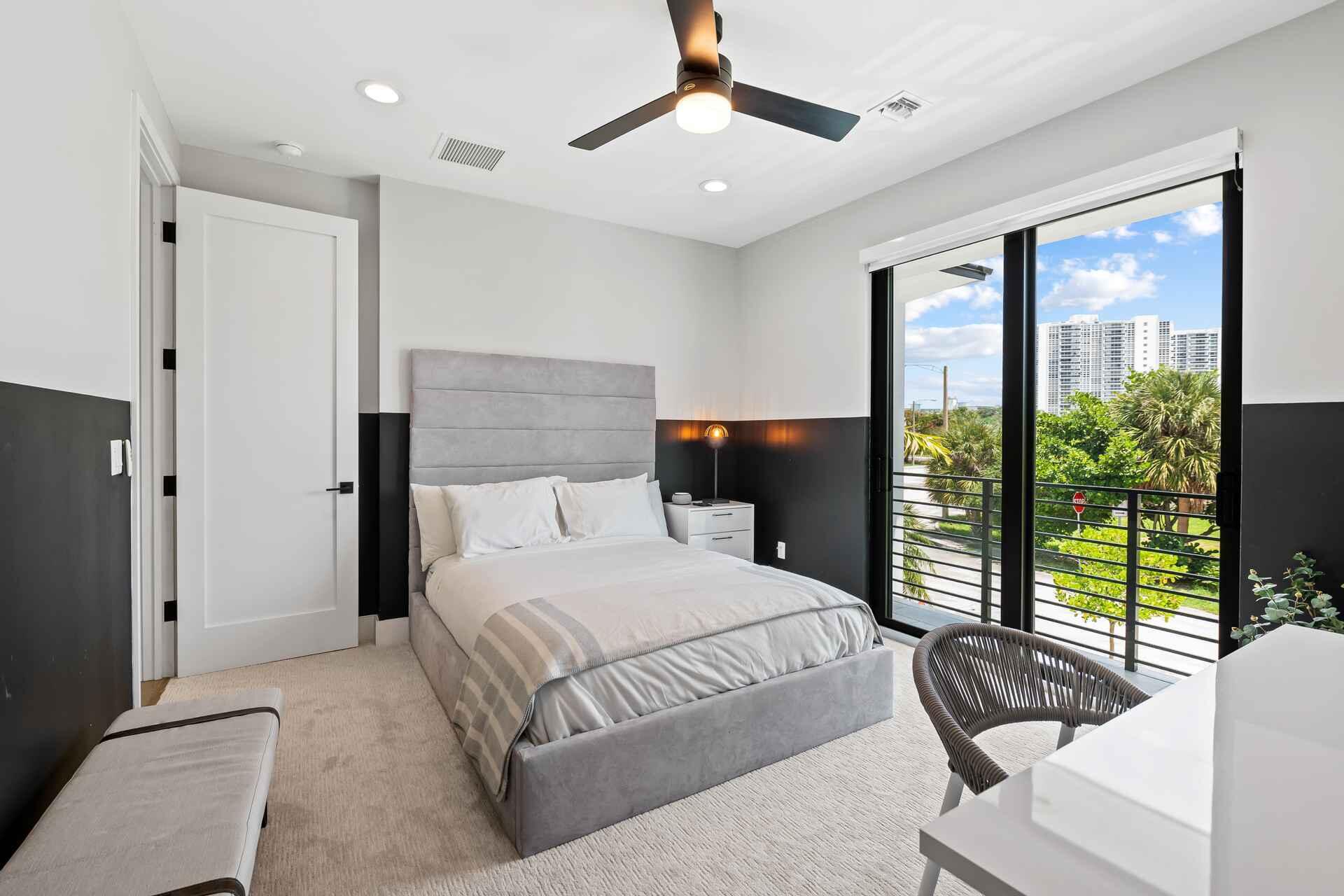 3400 NE 25th St Fort Lauderdale, FL 33305