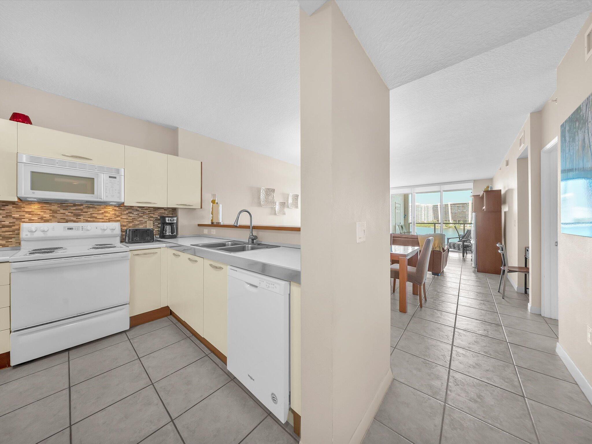 18100 N Bay Rd #707 Sunny Isles Beach, FL 33160