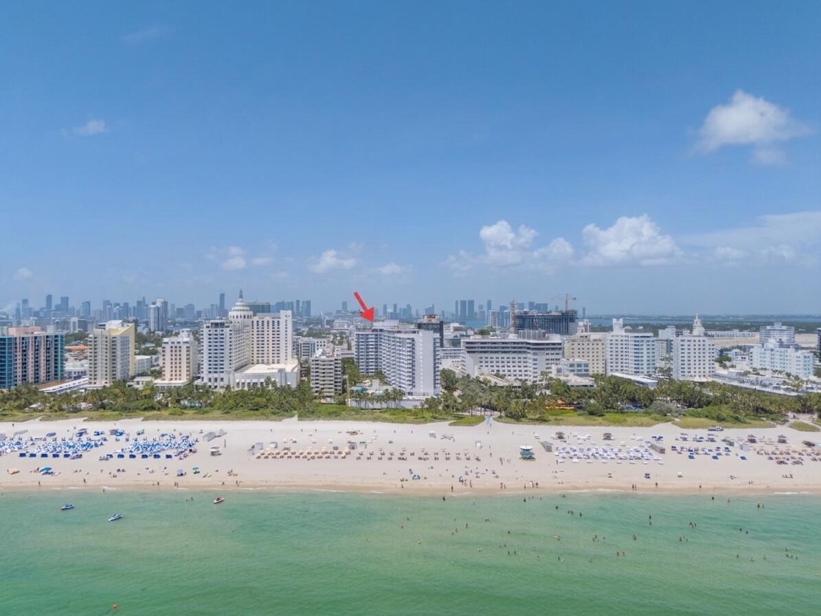 100 Lincoln Rd #PH14 Miami Beach, FL 33139