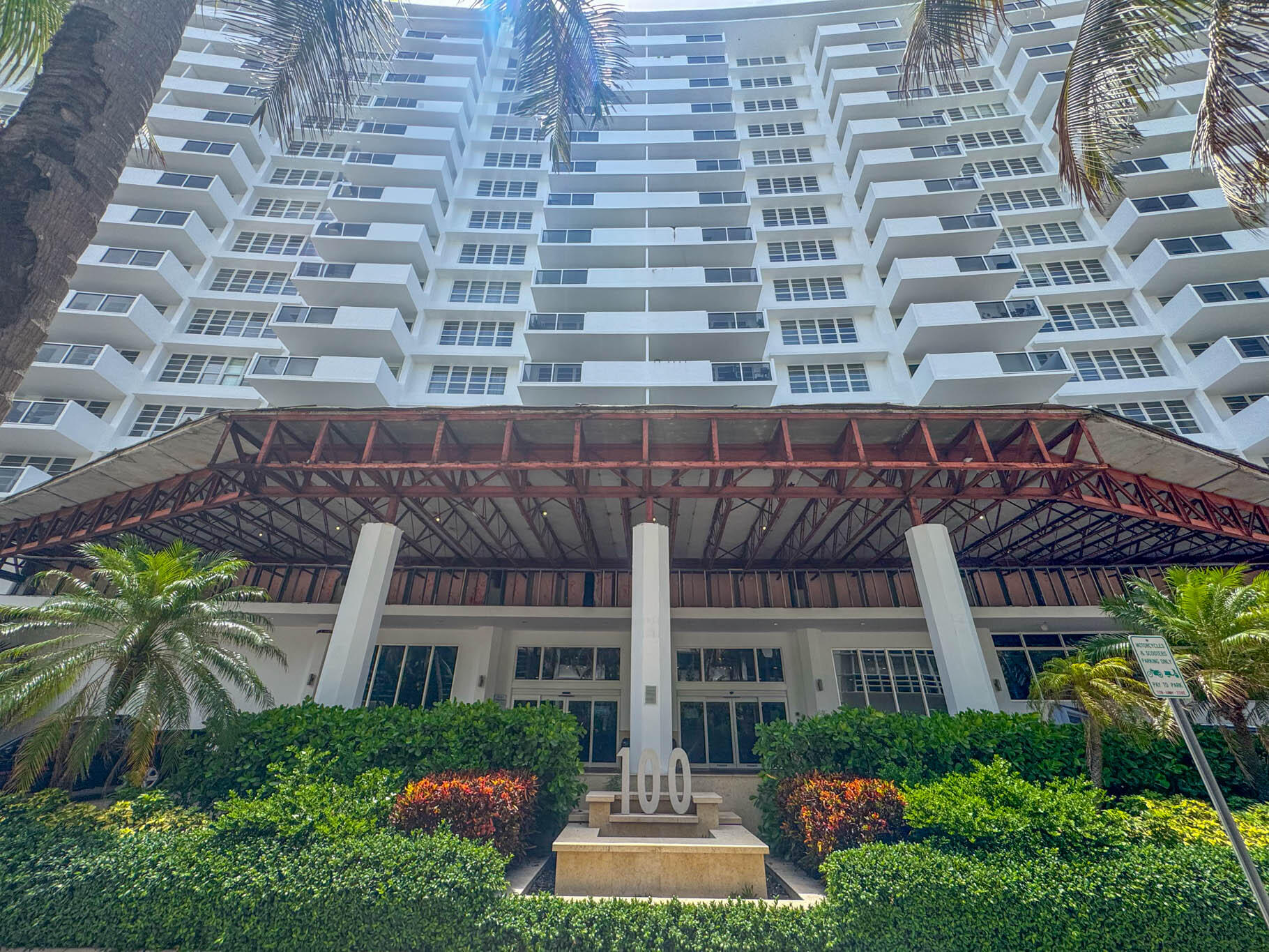 100 Lincoln Rd #PH14 Miami Beach, FL 33139