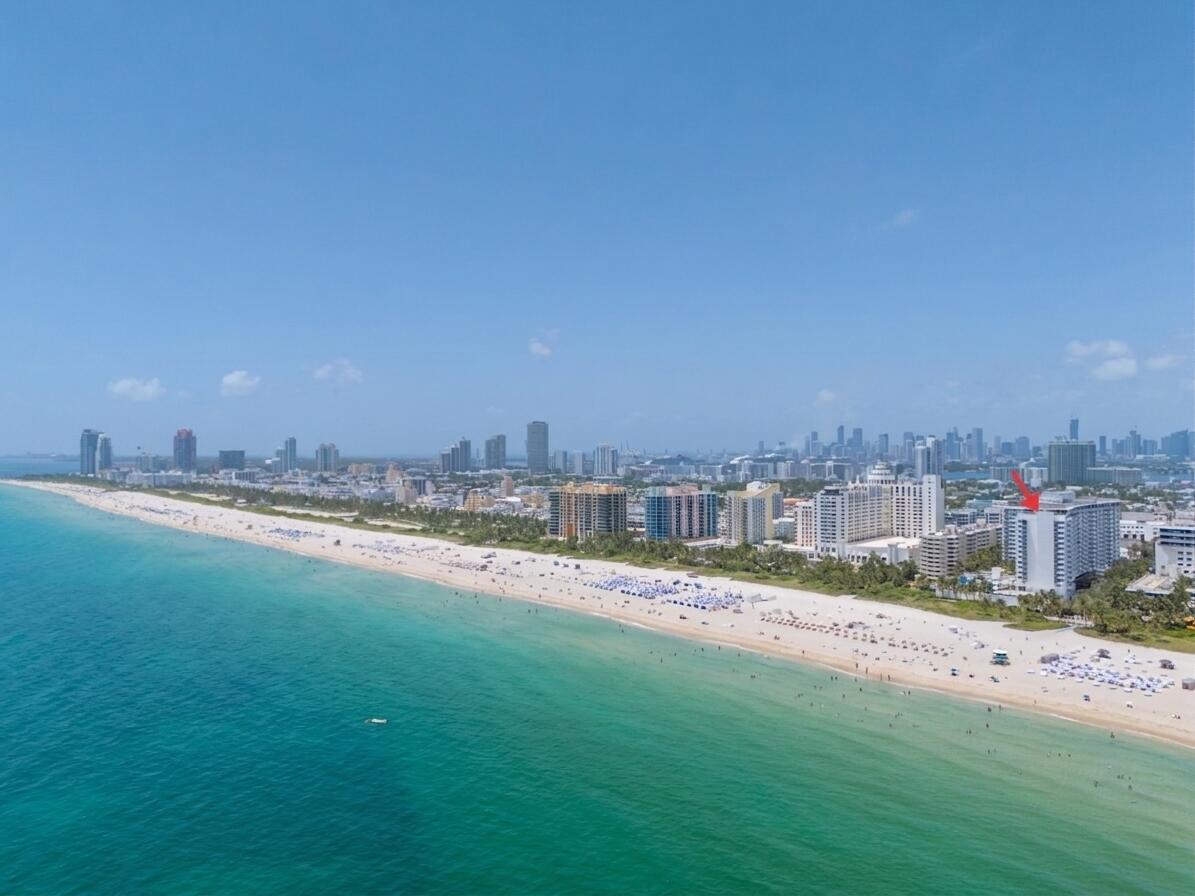 100 Lincoln Rd #PH14 Miami Beach, FL 33139
