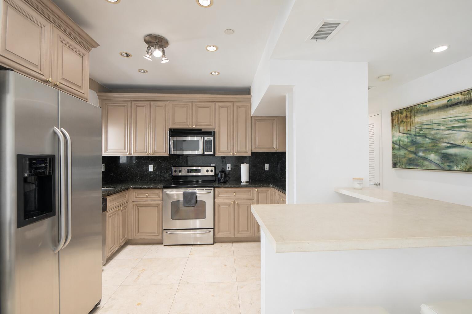 100 Lincoln Rd #PH14 Miami Beach, FL 33139