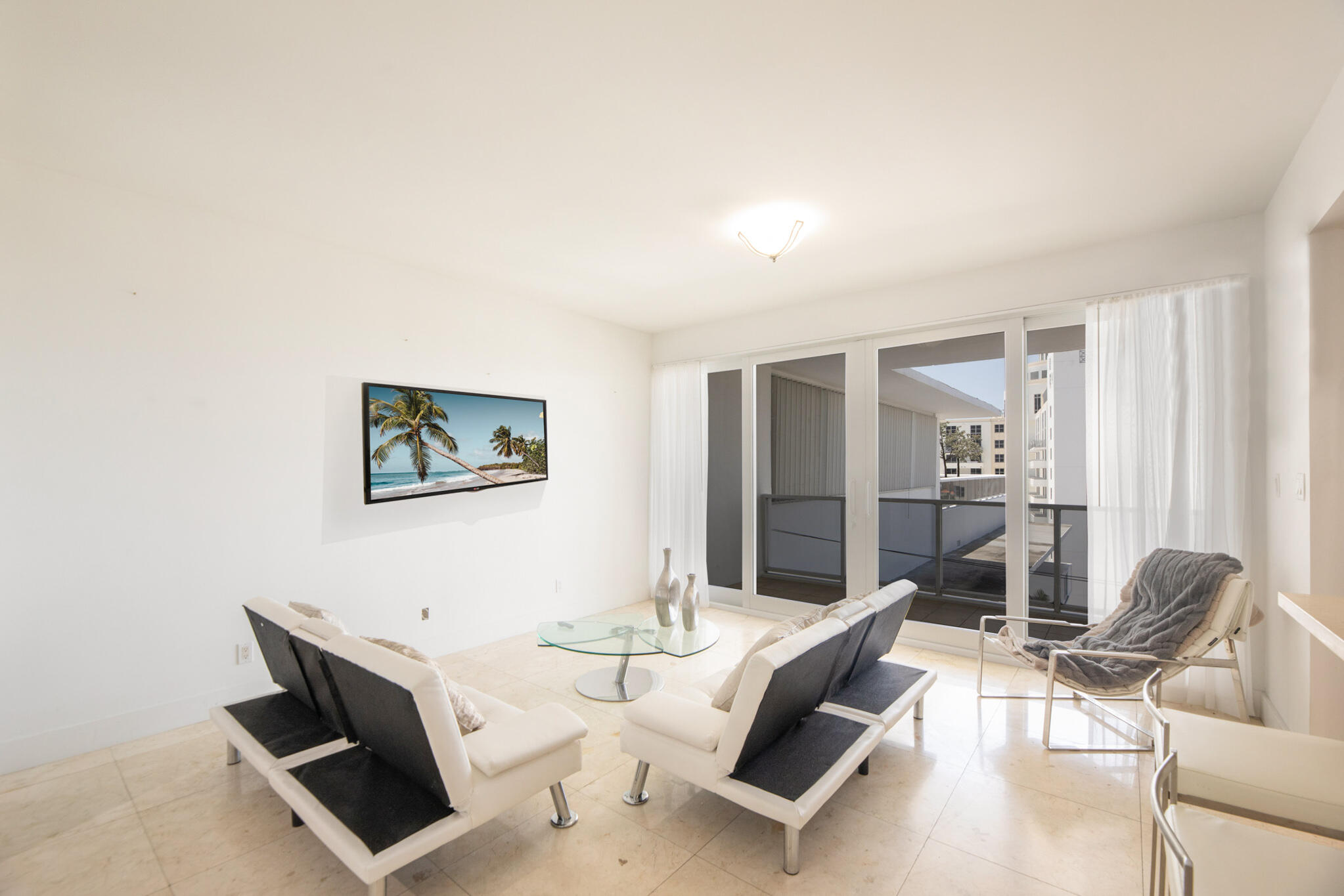 100 Lincoln Rd #PH14 Miami Beach, FL 33139