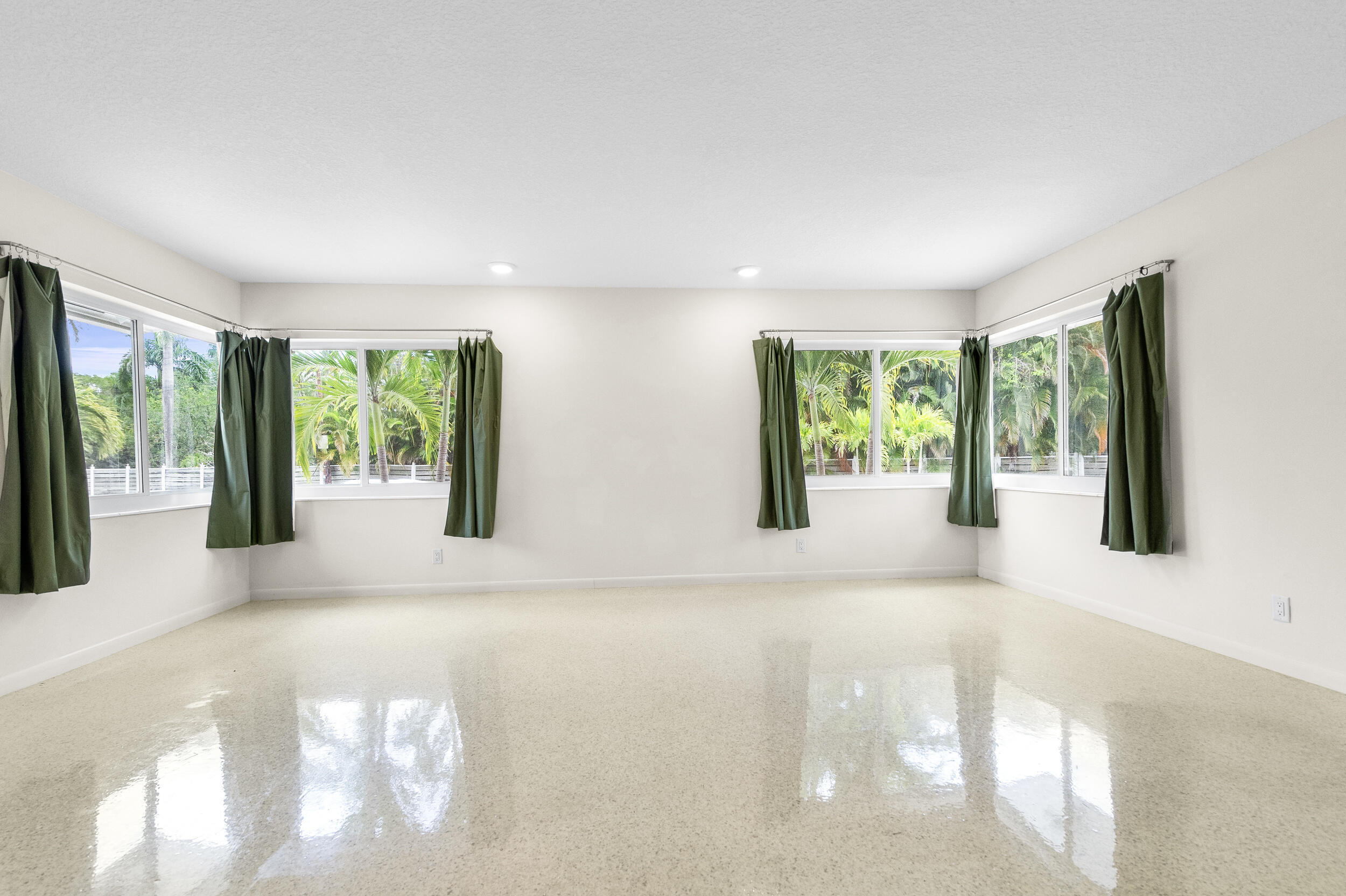 2341 SW 26th Ave Fort Lauderdale, FL 33312