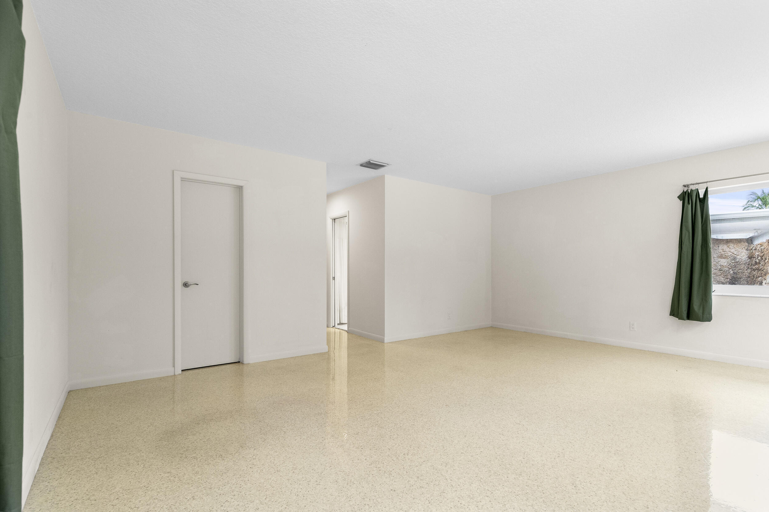 2341 SW 26th Ave Fort Lauderdale, FL 33312