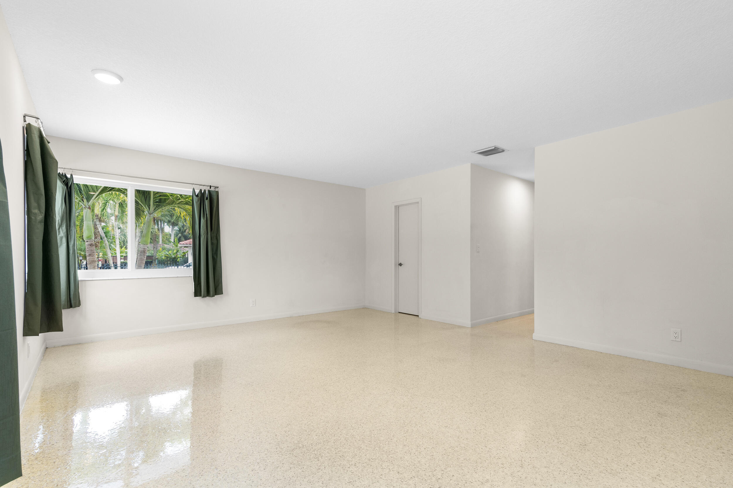 2341 SW 26th Ave Fort Lauderdale, FL 33312