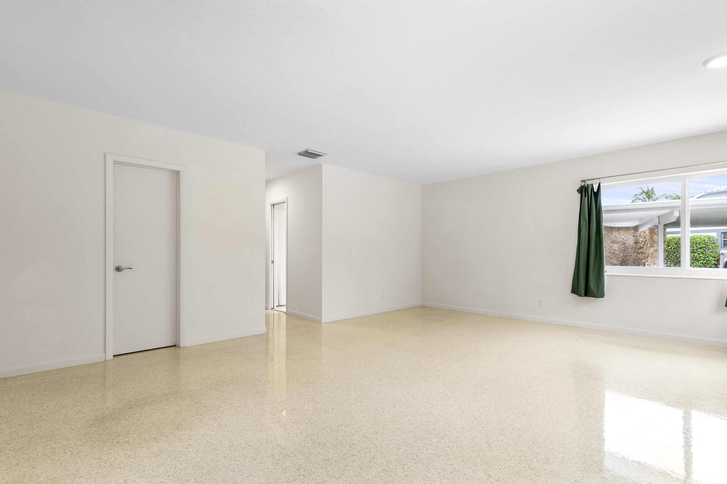 2341 SW 26th Ave Fort Lauderdale, FL 33312