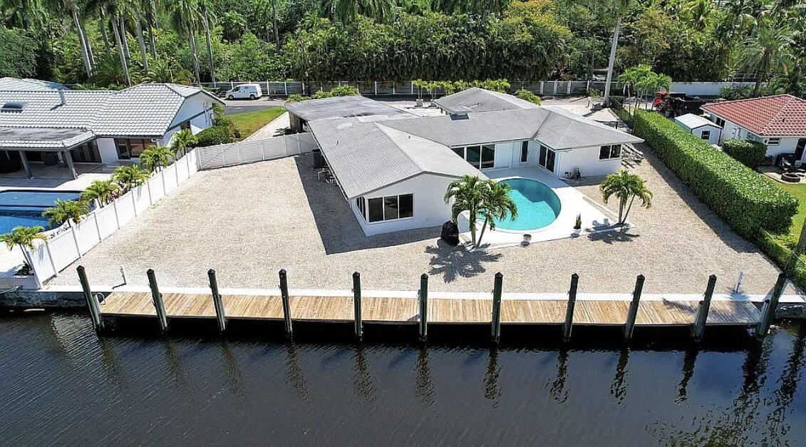 2341 SW 26th Ave Fort Lauderdale, FL 33312