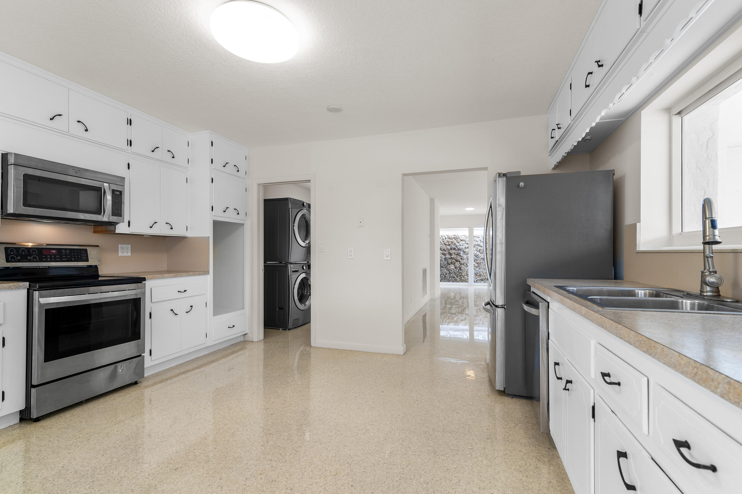 2341 SW 26th Ave Fort Lauderdale, FL 33312