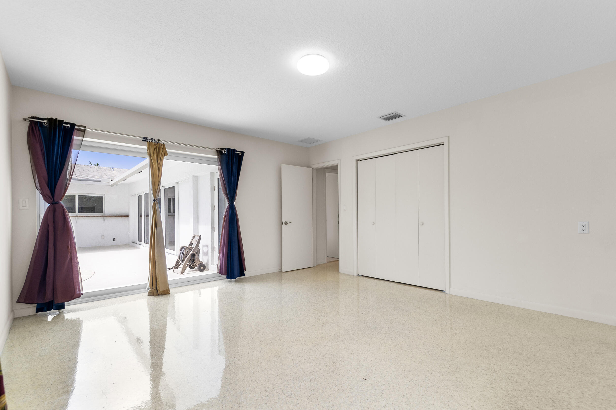 2341 SW 26th Ave Fort Lauderdale, FL 33312