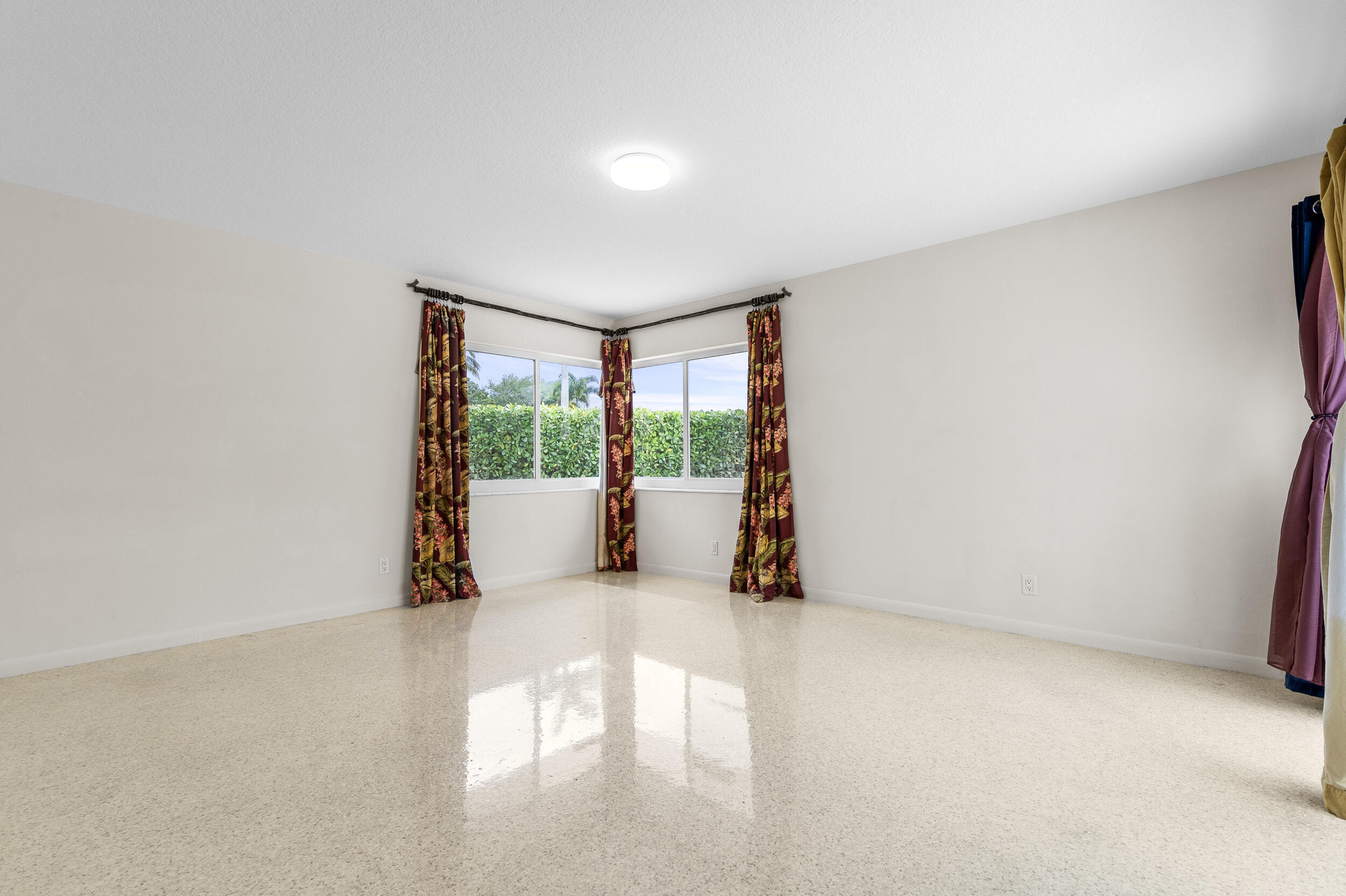 2341 SW 26th Ave Fort Lauderdale, FL 33312