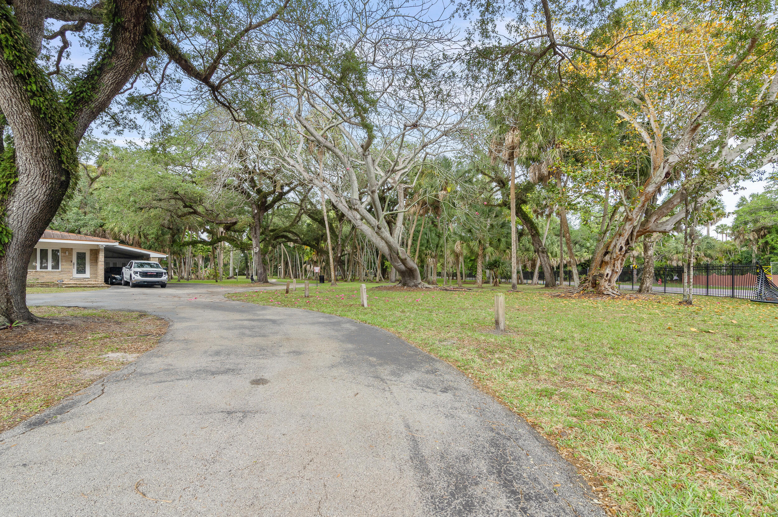 2341 SW 26th Ave Fort Lauderdale, FL 33312