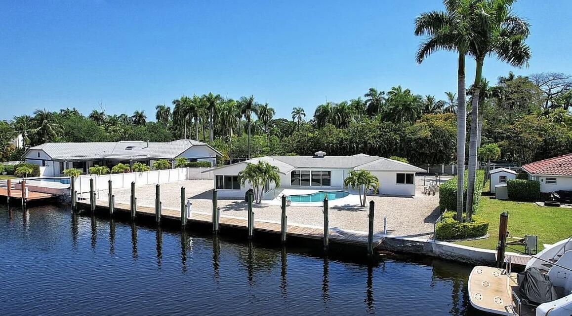 2341 SW 26th Ave Fort Lauderdale, FL 33312