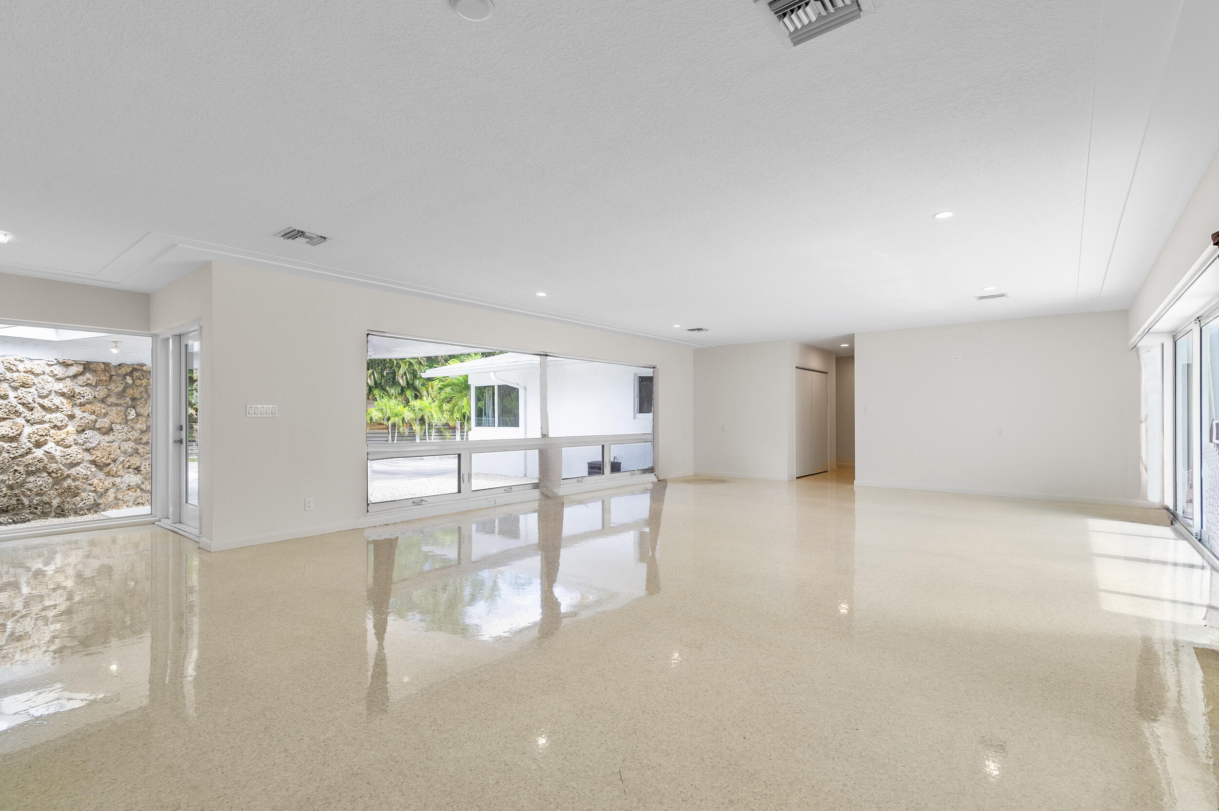 2341 SW 26th Ave Fort Lauderdale, FL 33312