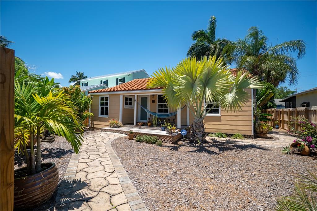 421 SW 10th St