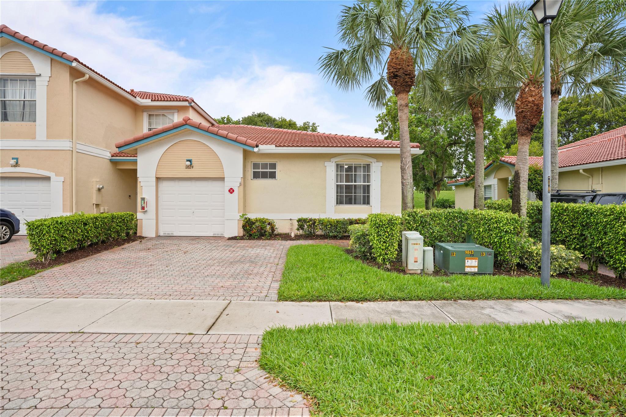 11624 NW 47th Ct